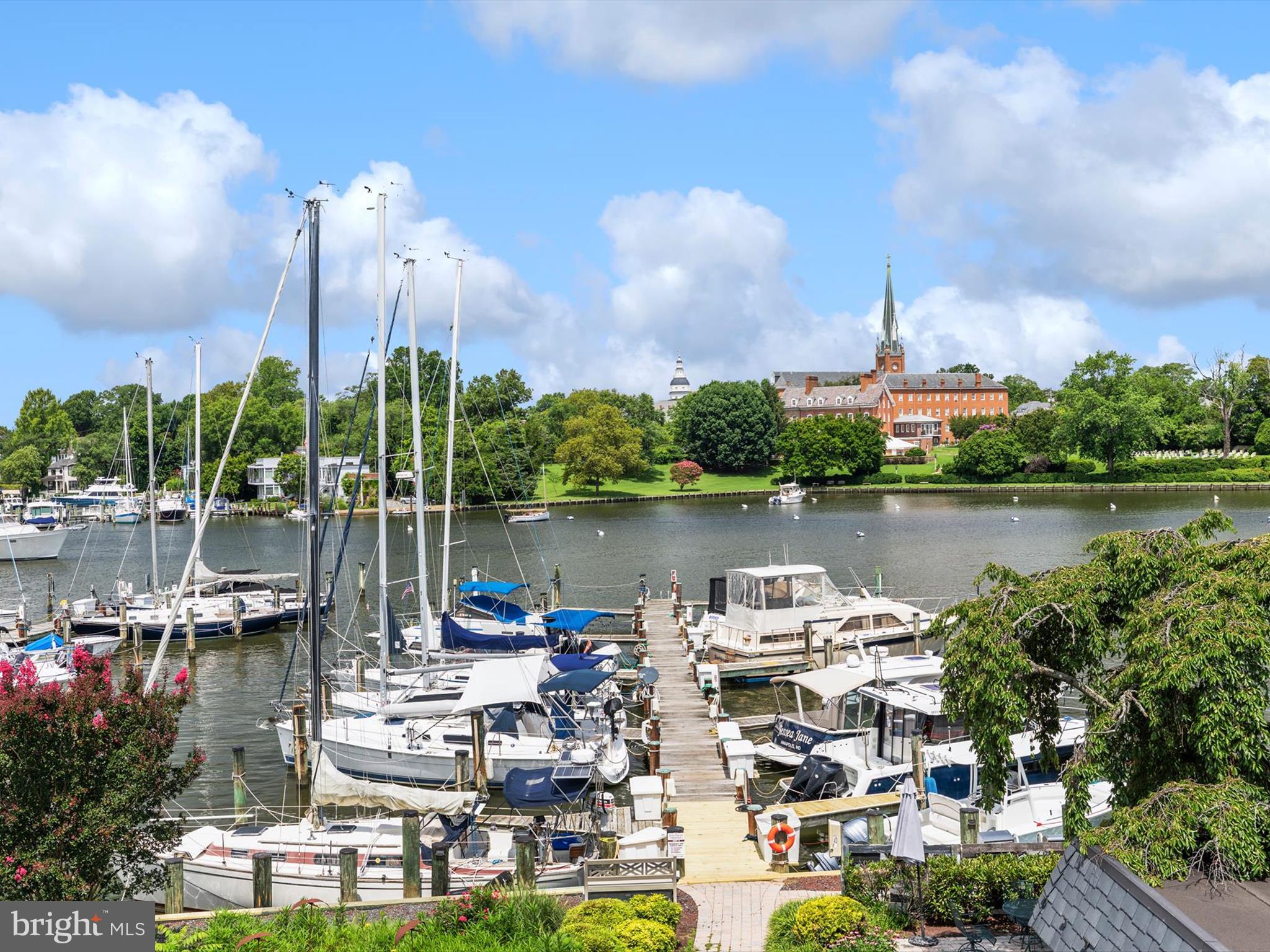 THE YACHT CLUB CONDOMINIUMS - Residential