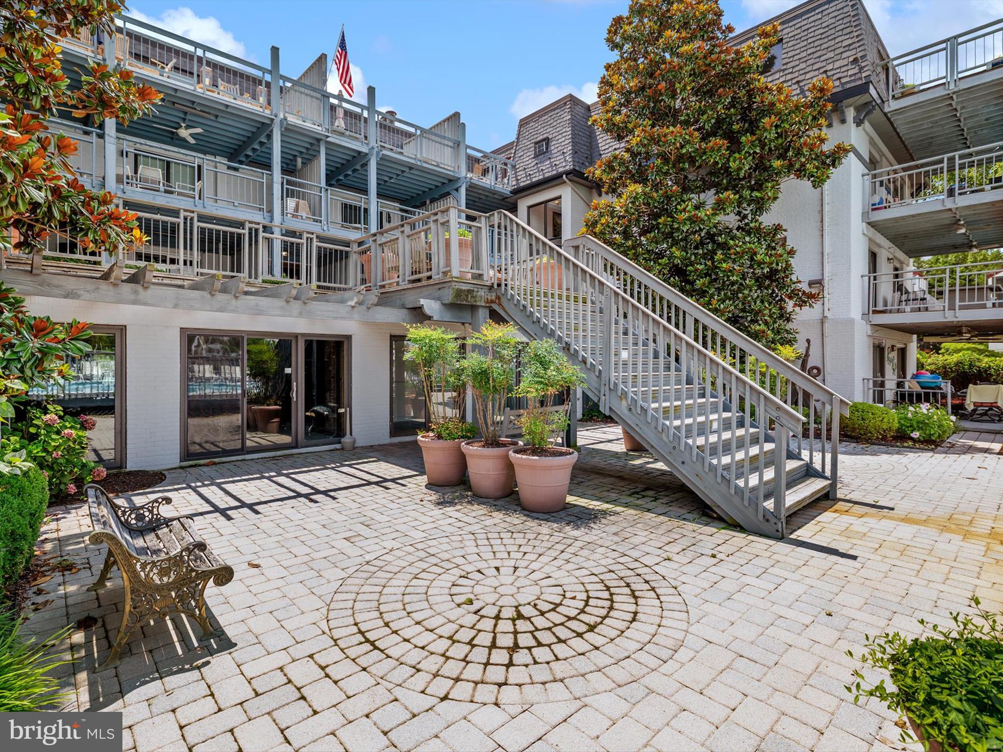 THE YACHT CLUB CONDOMINIUMS - Residential