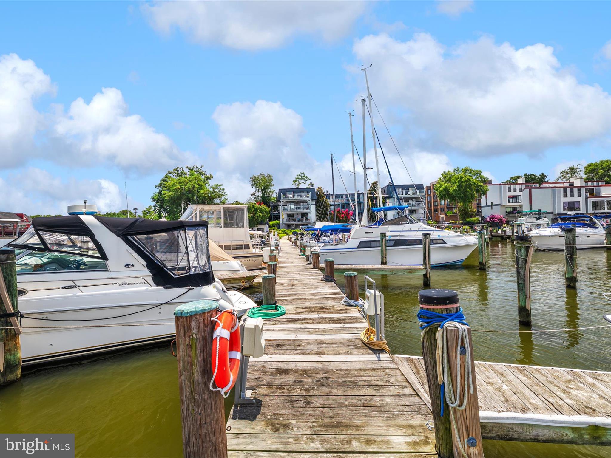 THE YACHT CLUB CONDOMINIUMS - Residential