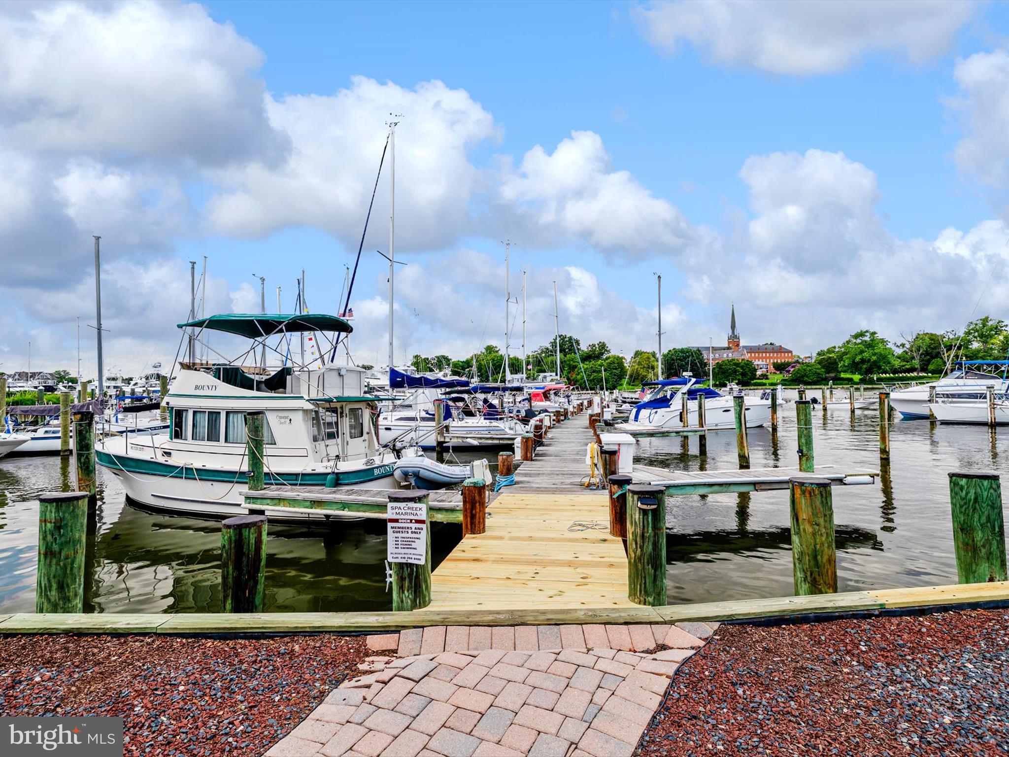 THE YACHT CLUB CONDOMINIUMS - Residential