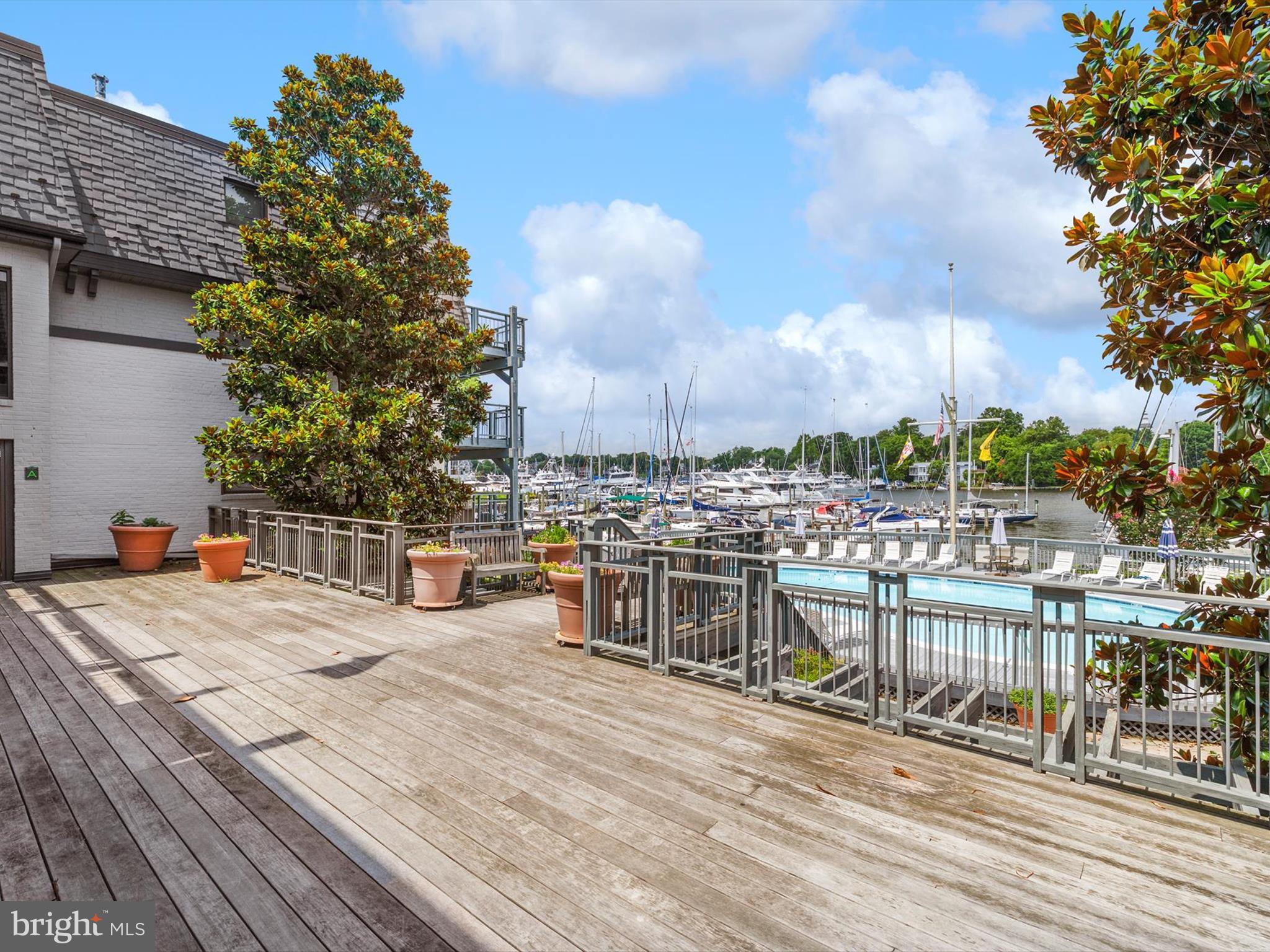 THE YACHT CLUB CONDOMINIUMS - Residential