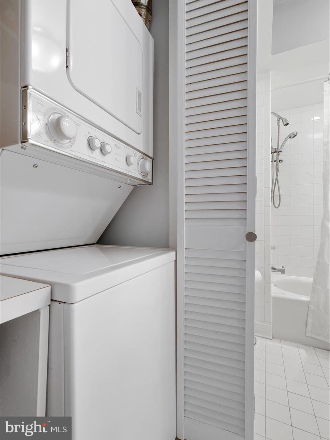 THE YACHT CLUB CONDOMINIUMS - Residential