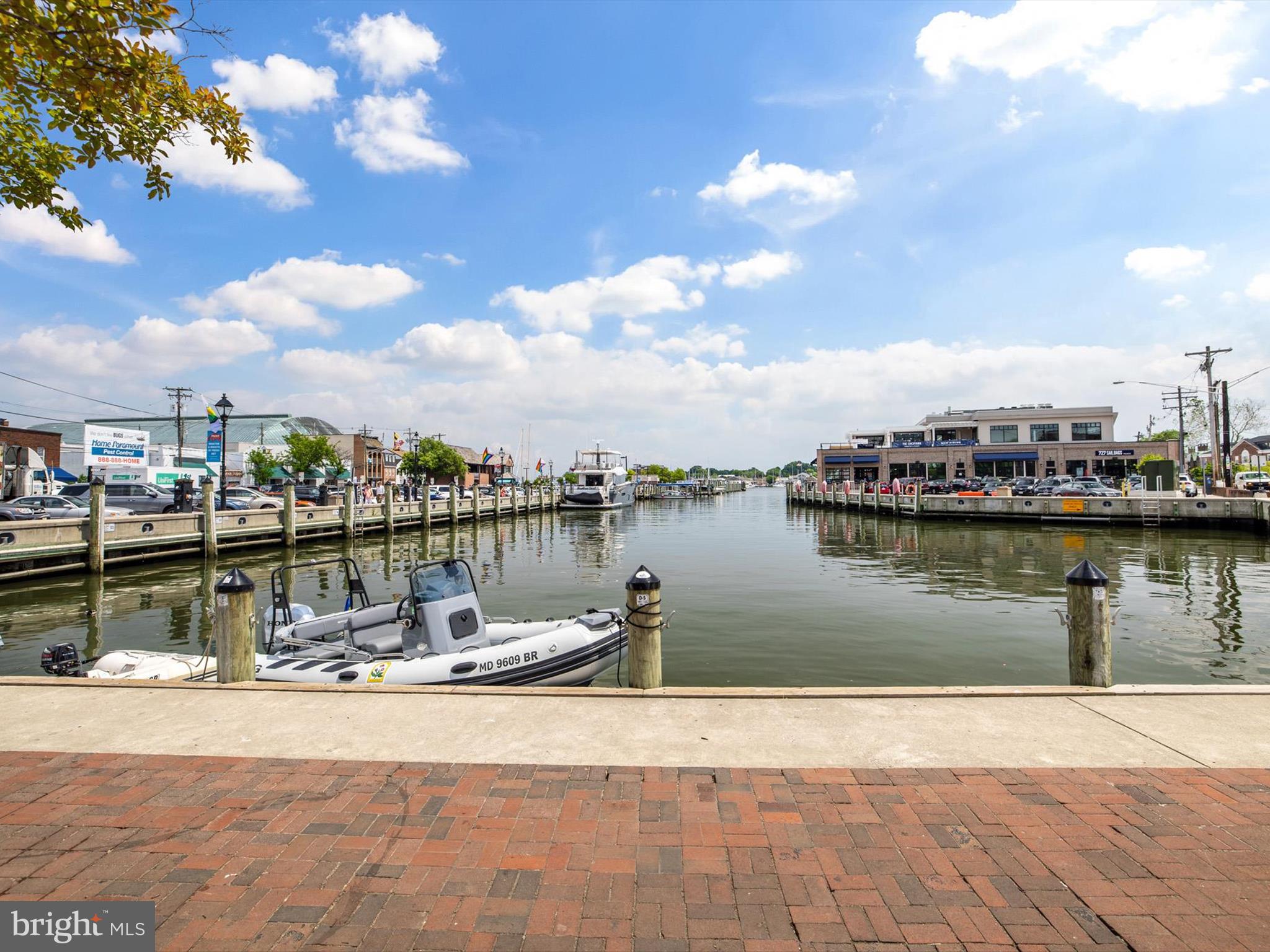 THE YACHT CLUB CONDOMINIUMS - Residential