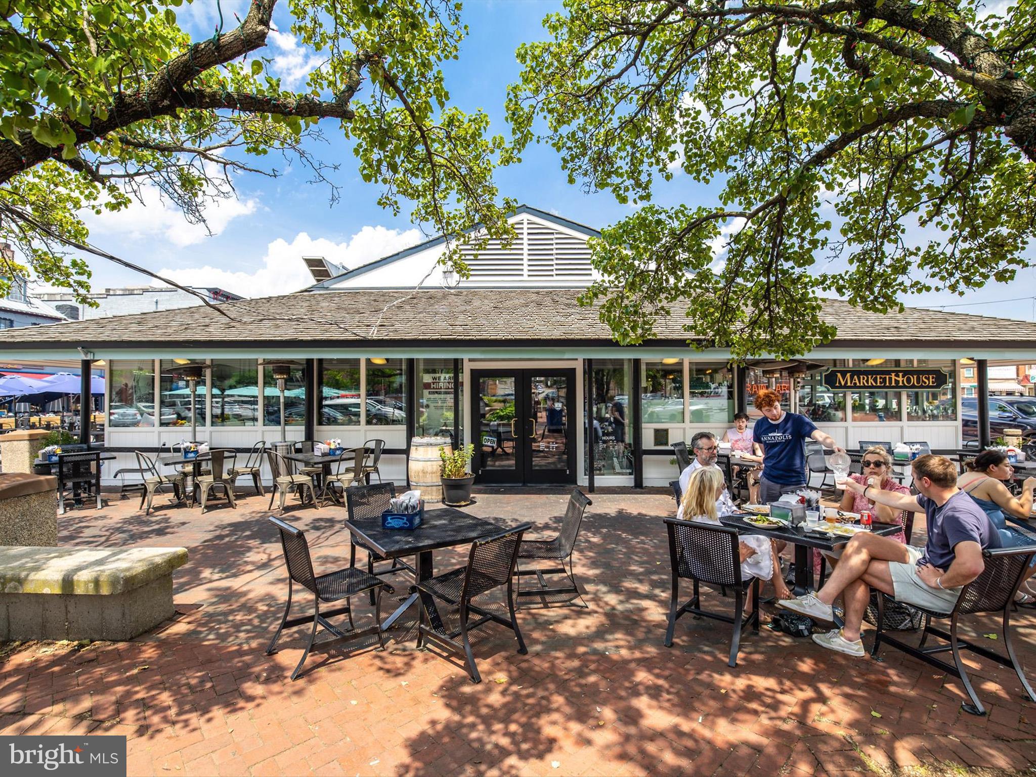 THE YACHT CLUB CONDOMINIUMS - Residential