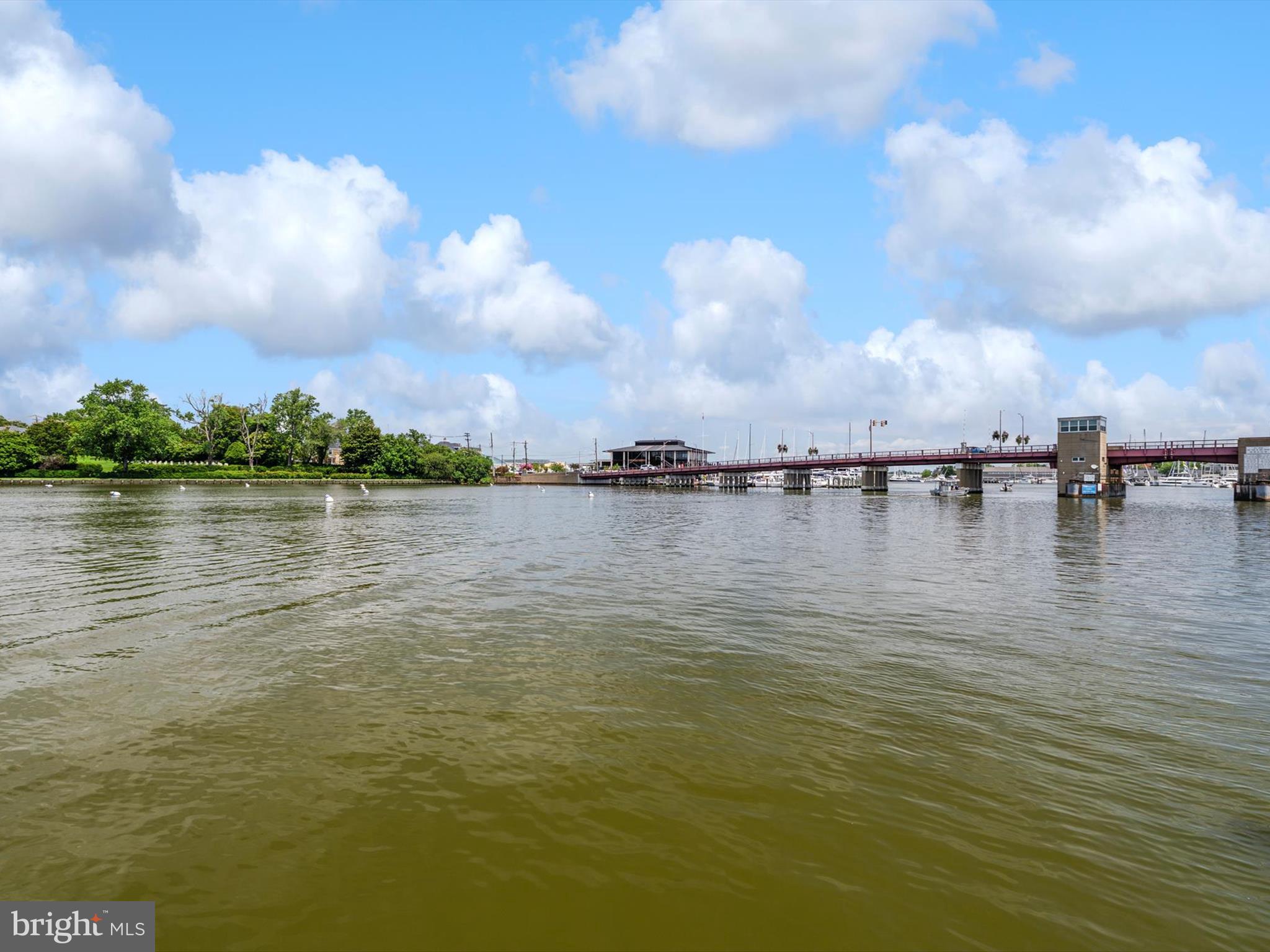 THE YACHT CLUB CONDOMINIUMS - Residential