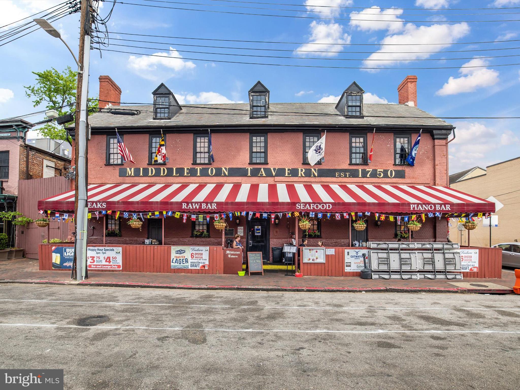 THE YACHT CLUB CONDOMINIUMS - Residential