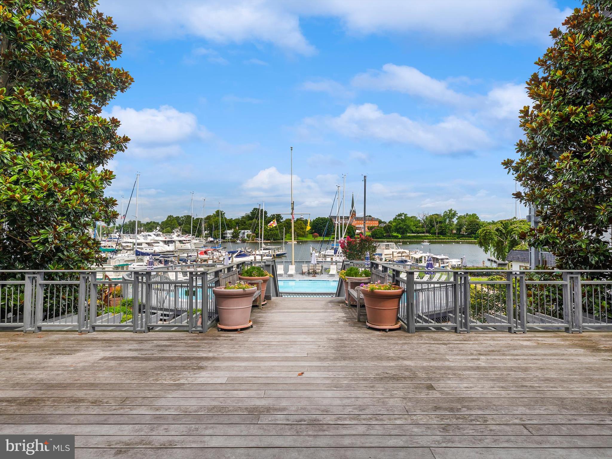 THE YACHT CLUB CONDOMINIUMS - Residential