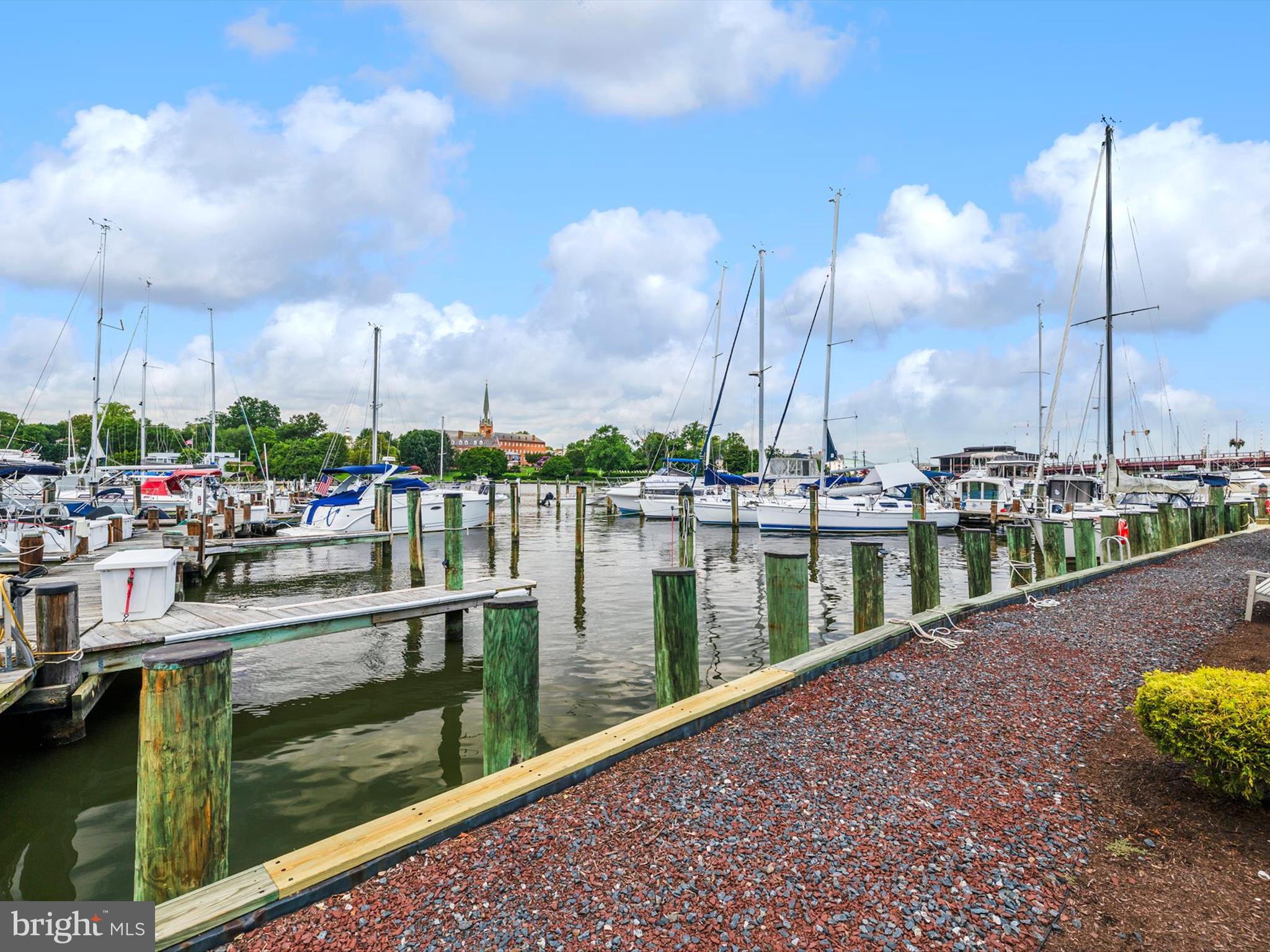 THE YACHT CLUB CONDOMINIUMS - Residential