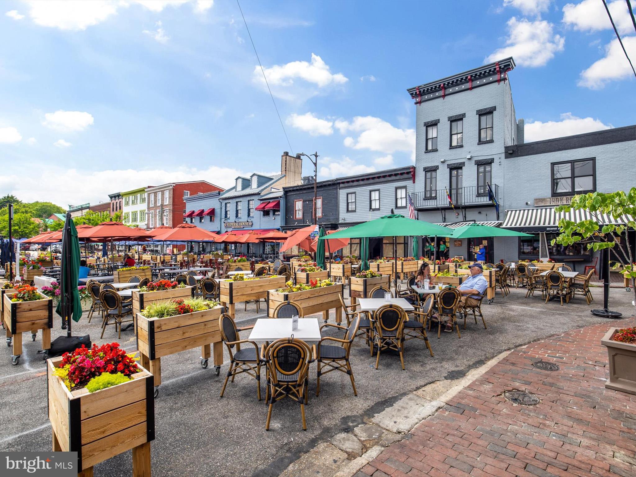 THE YACHT CLUB CONDOMINIUMS - Residential