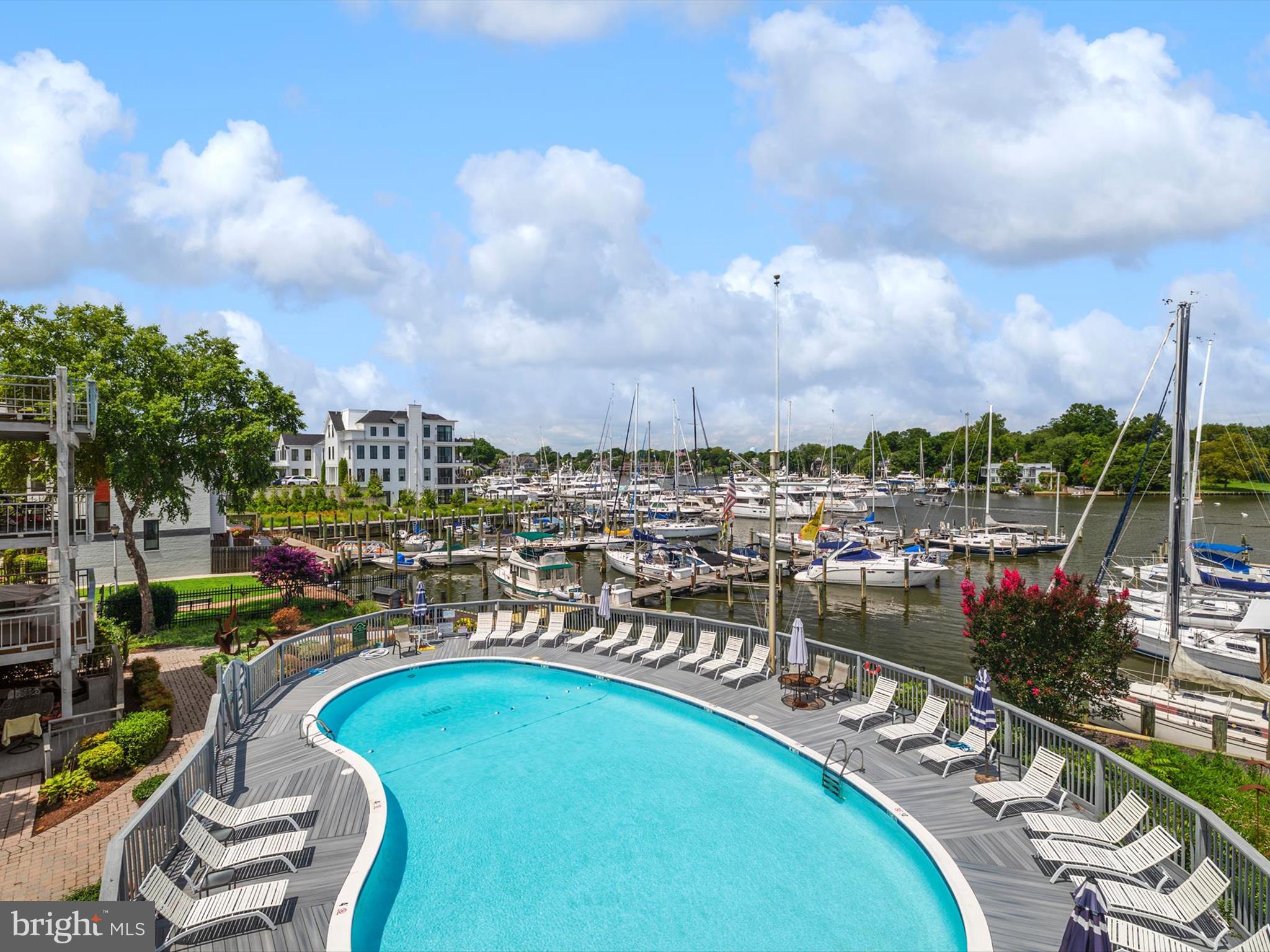 THE YACHT CLUB CONDOMINIUMS - Residential