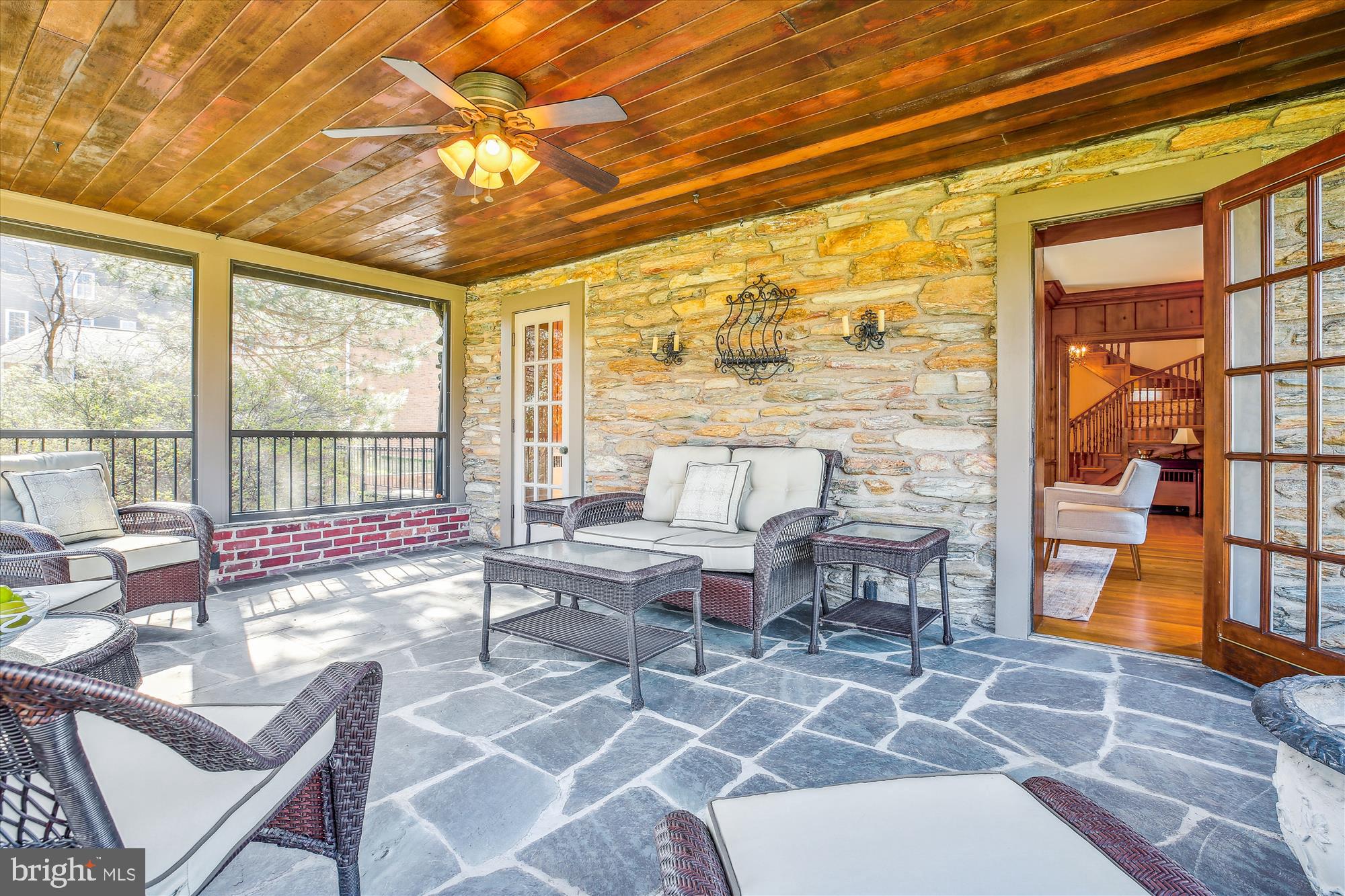 MANOR PARK - Residential