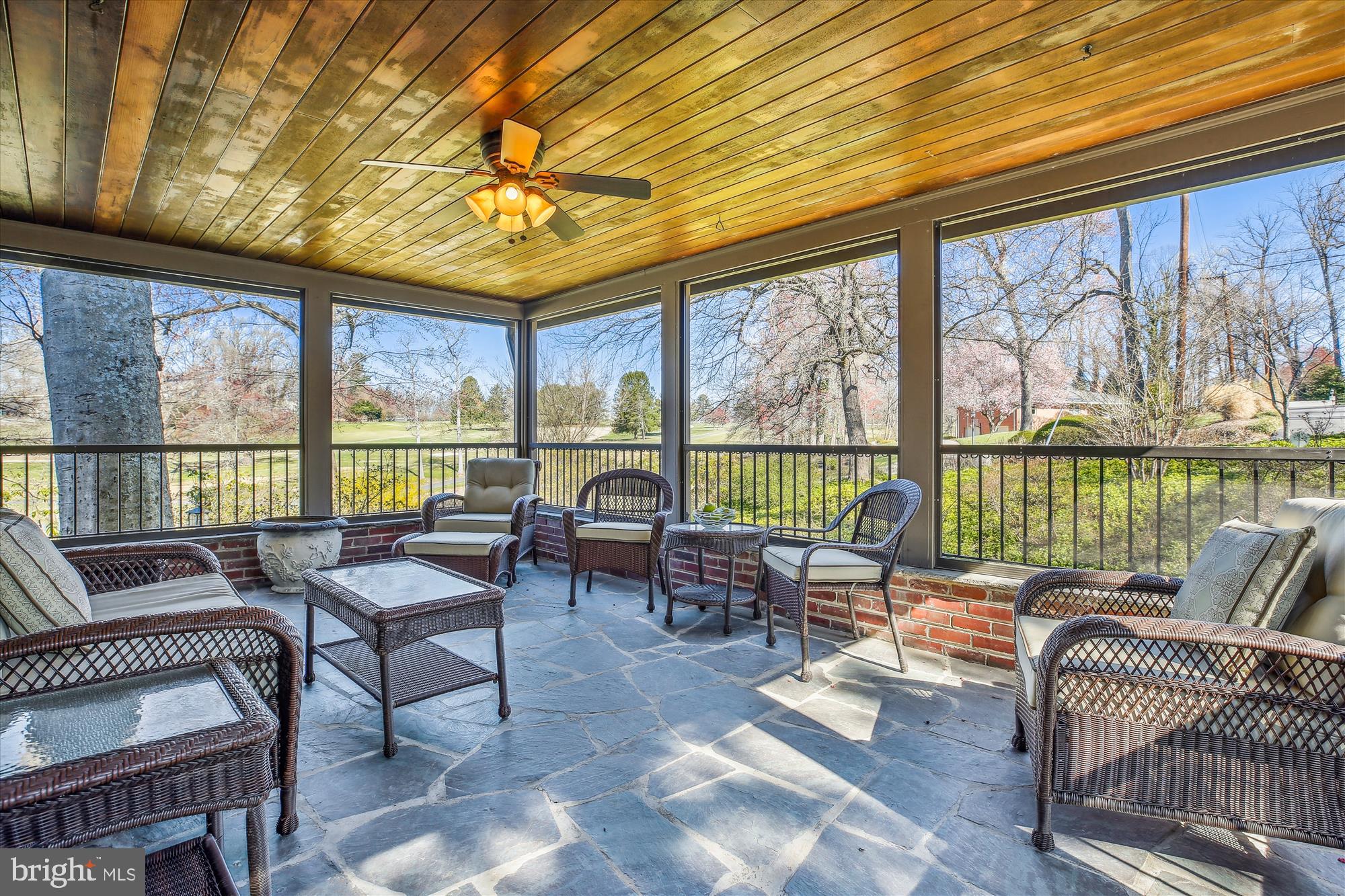 MANOR PARK - Residential