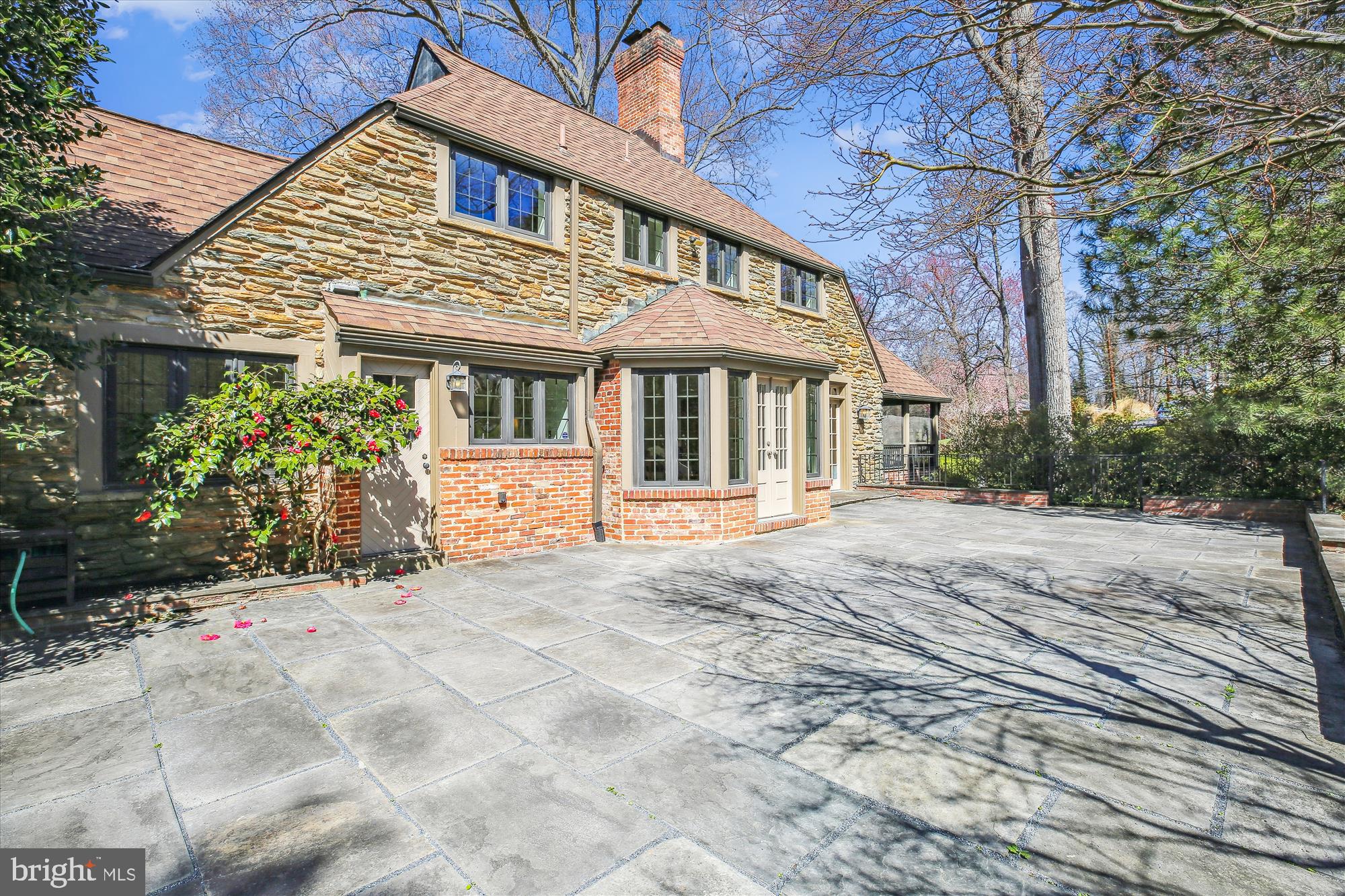 MANOR PARK - Residential