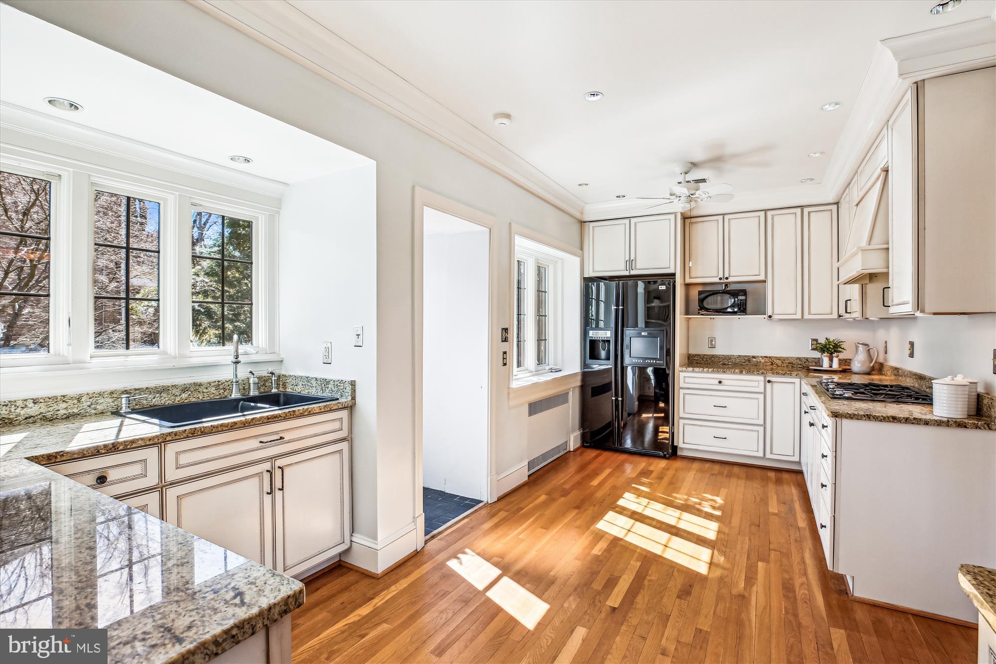 MANOR PARK - Residential