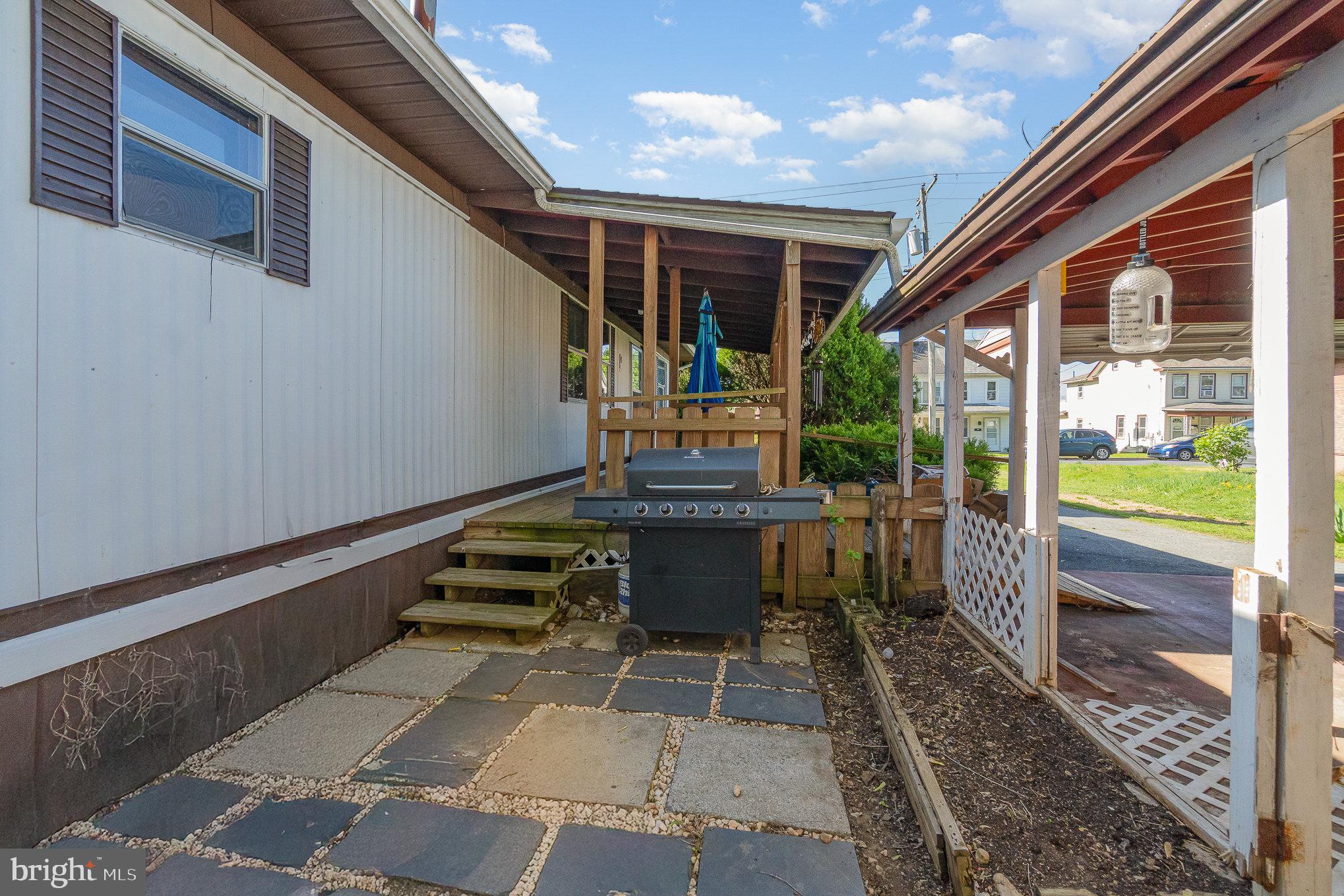 2405 MIFFLIN STREET