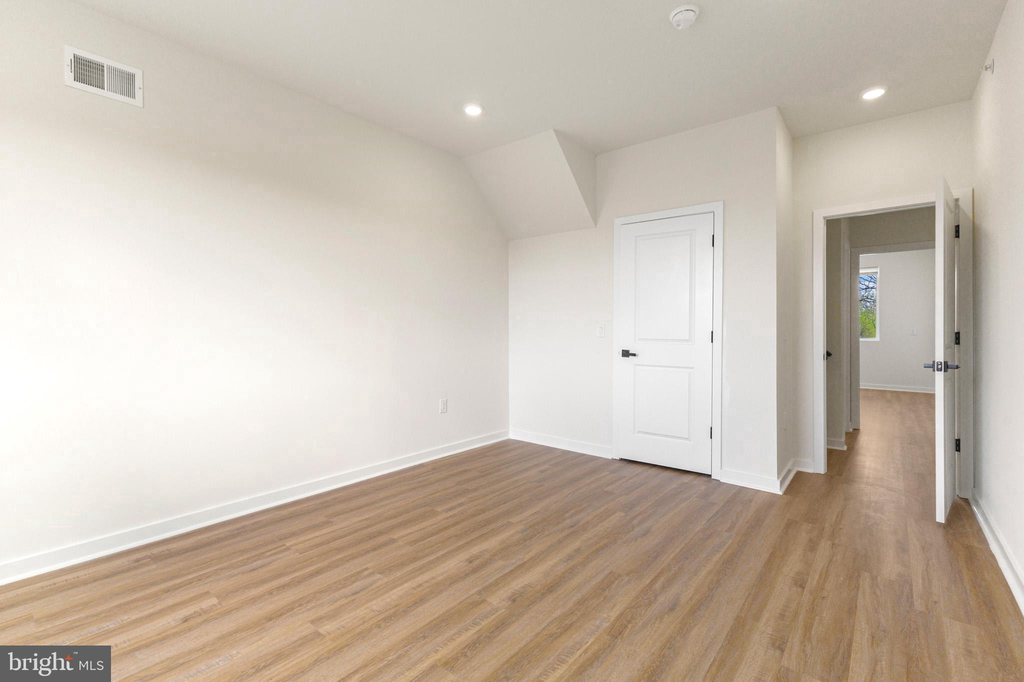 NORRIS SQUARE - Residential Lease