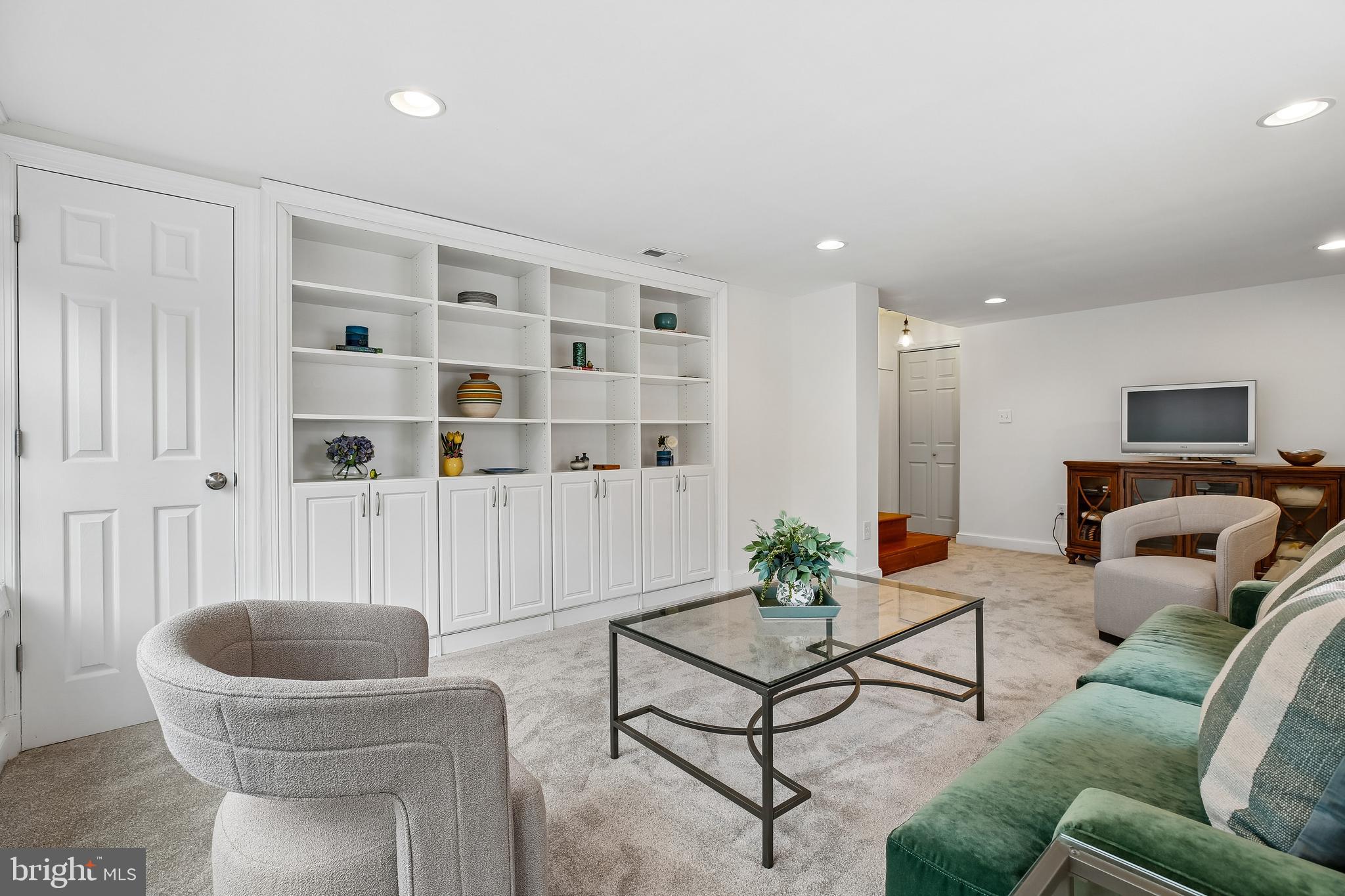 RIDGEWOOD VILLAGE - Residential