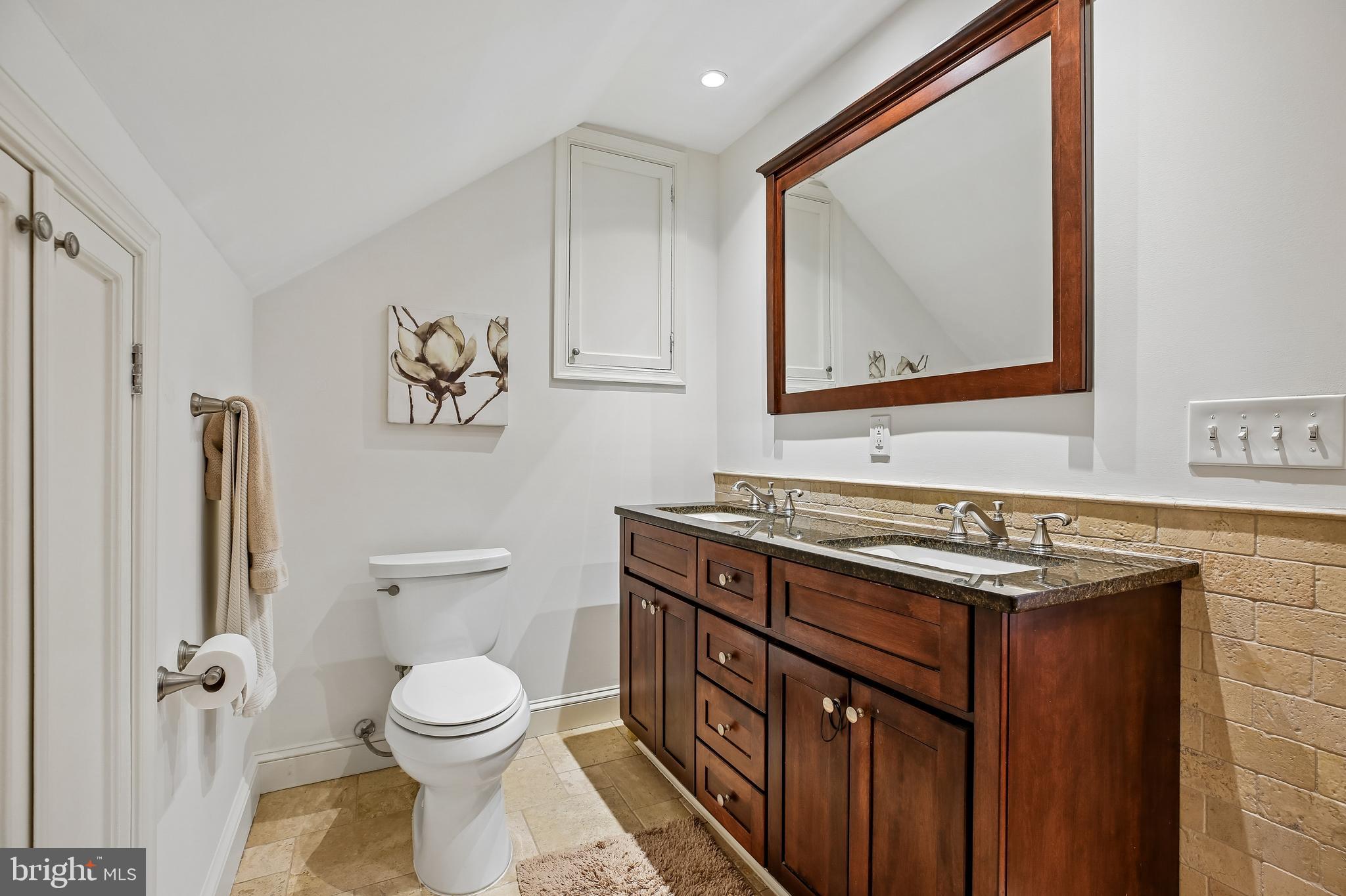 RIDGEWOOD VILLAGE - Residential