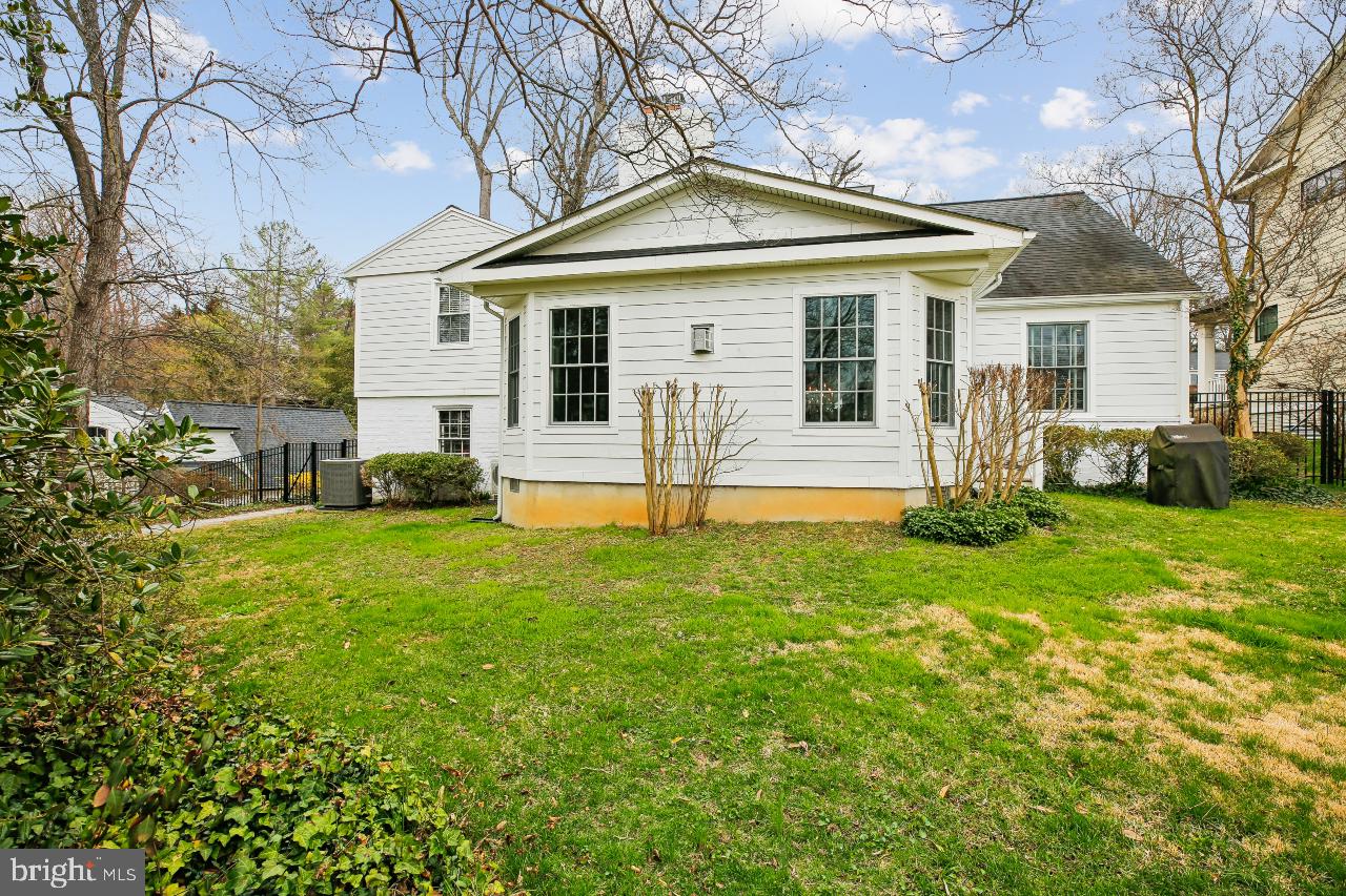 RIDGEWOOD VILLAGE - Residential