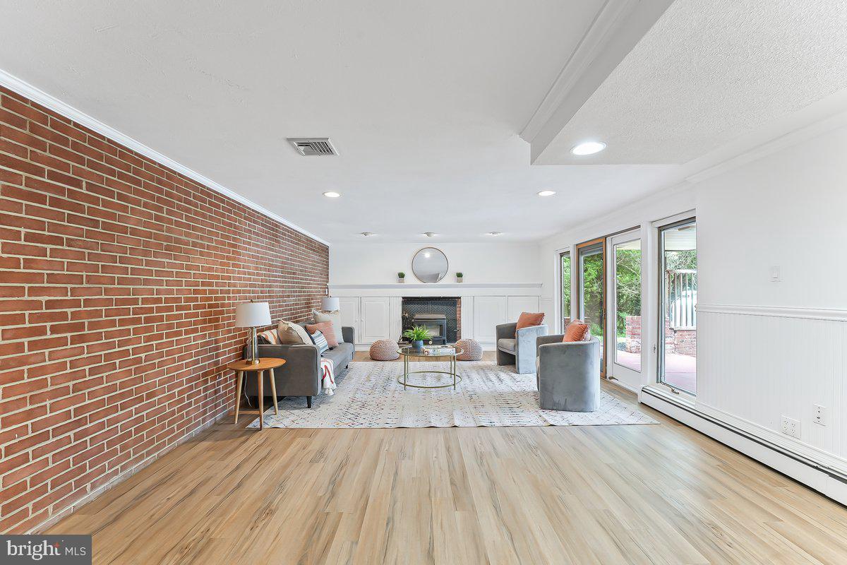 MARPLEWOOD VILLA - Residential