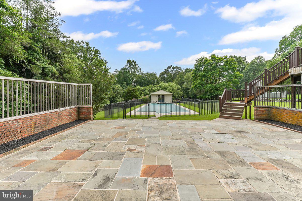 MARPLEWOOD VILLA - Residential