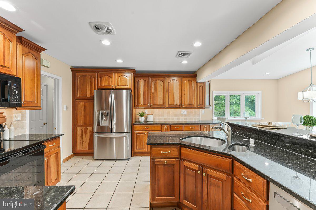 MARPLEWOOD VILLA - Residential