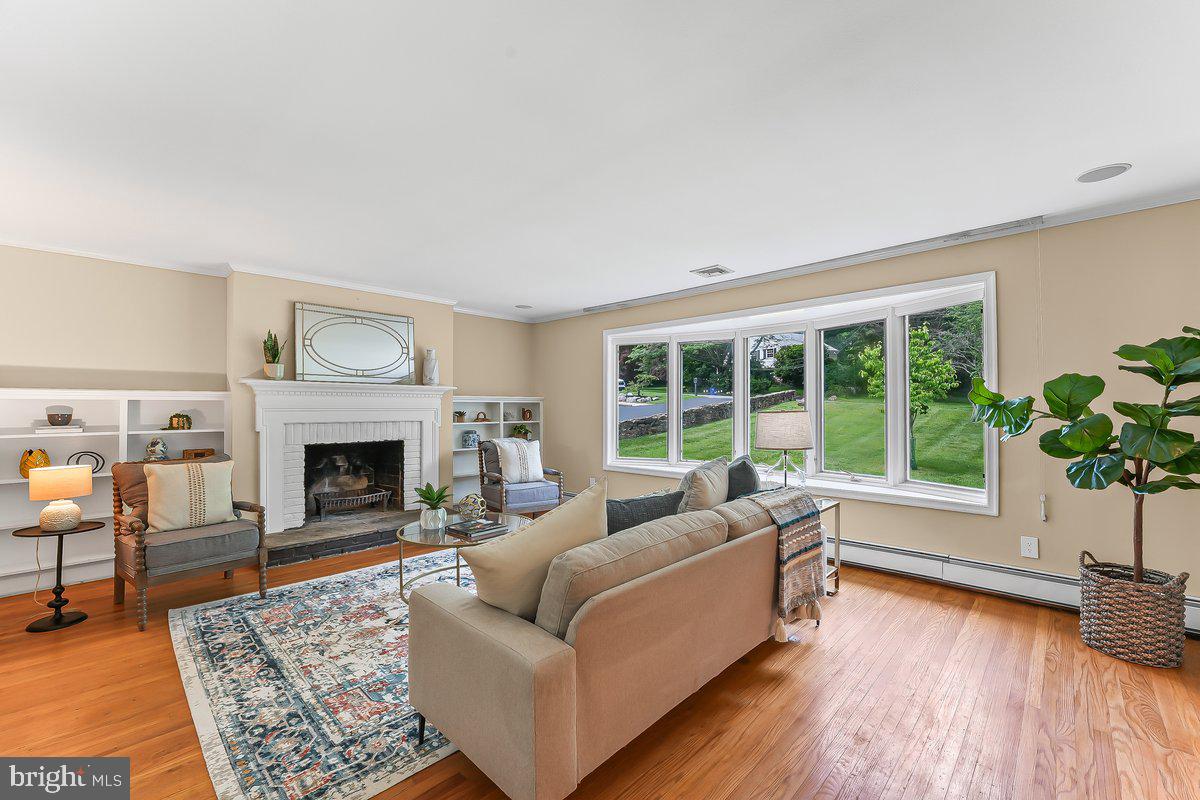 2924 DOGWOOD LANE