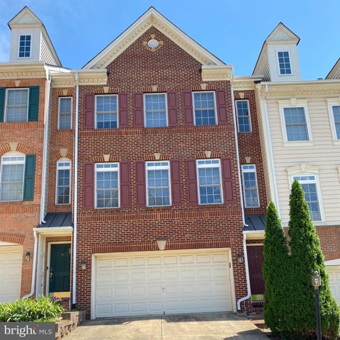 Townhouse For Rent - 9656 Potters Hill Circle<br/> Fairfax County, LORTON, VA 22079