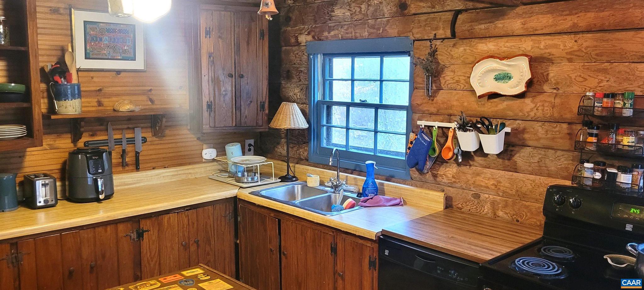 UNKNOWN - Residential Lease