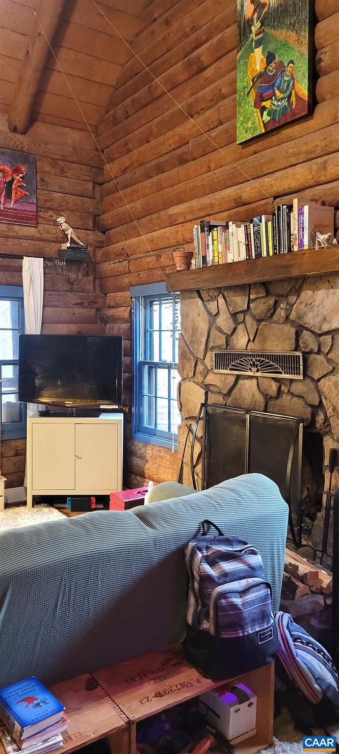 UNKNOWN - Residential Lease