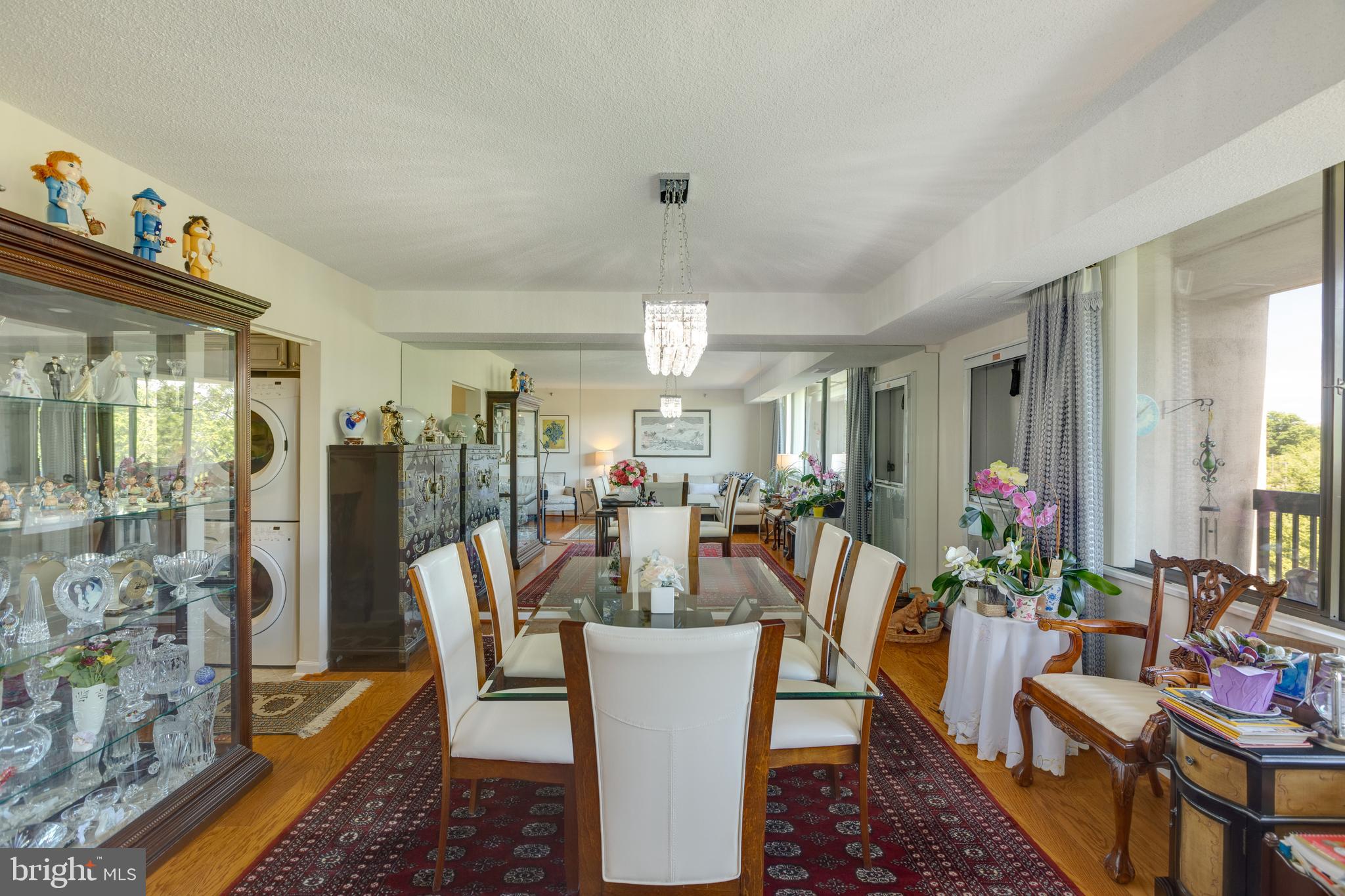 SKYLINE HOUSE - Residential