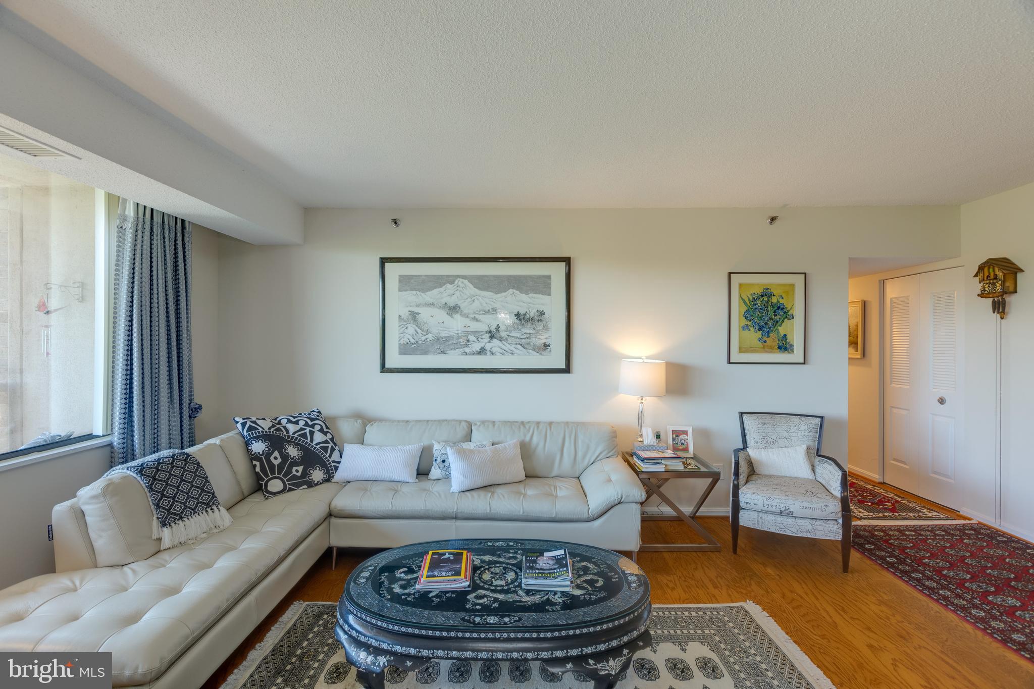 SKYLINE HOUSE - Residential