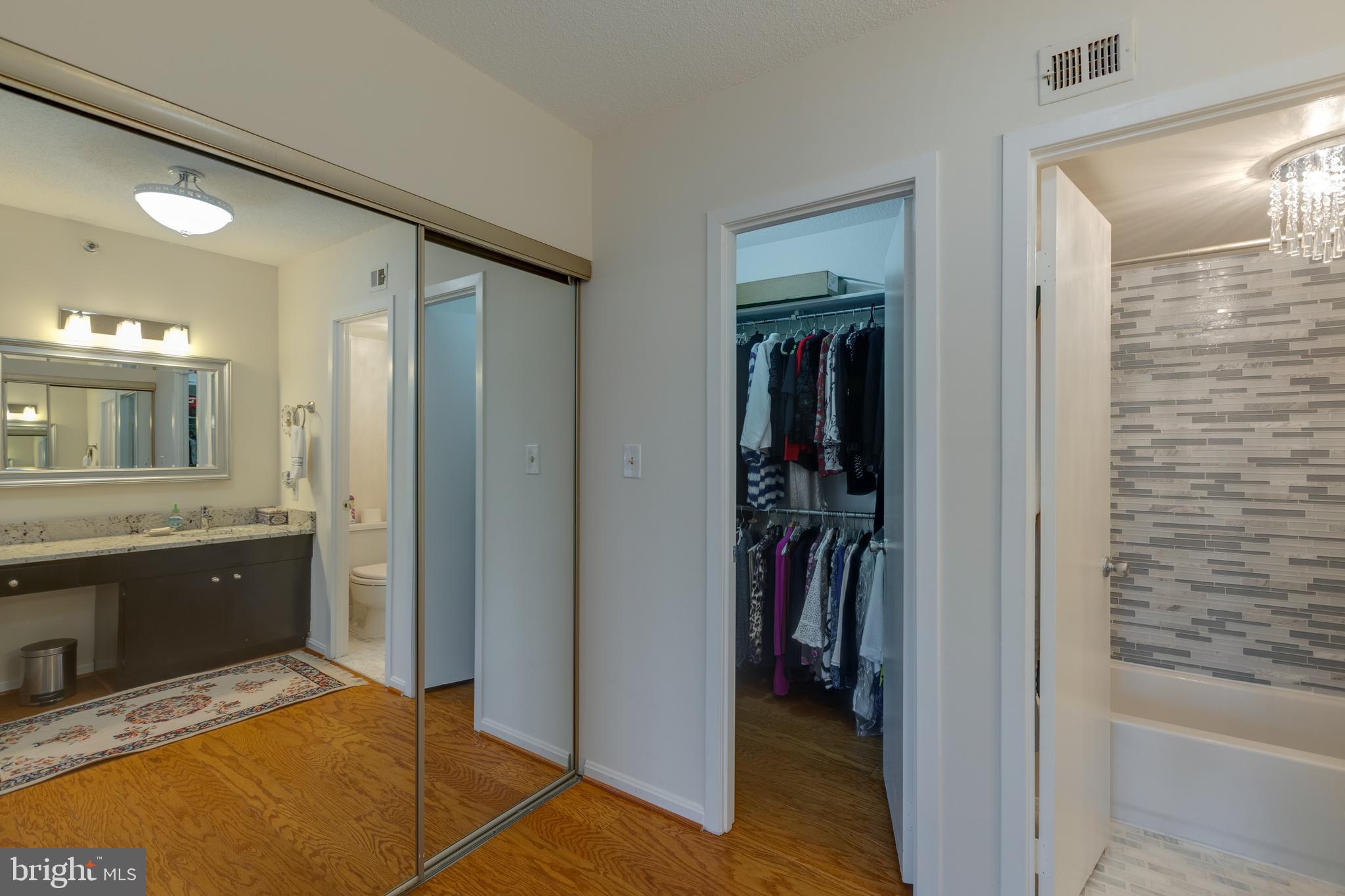 SKYLINE HOUSE - Residential