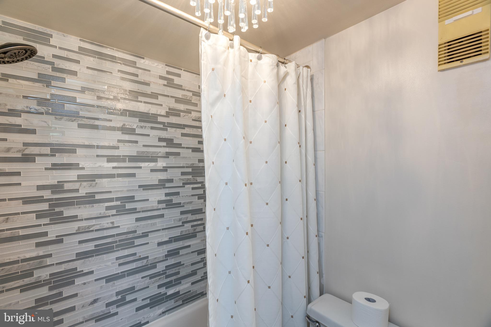 SKYLINE HOUSE - Residential