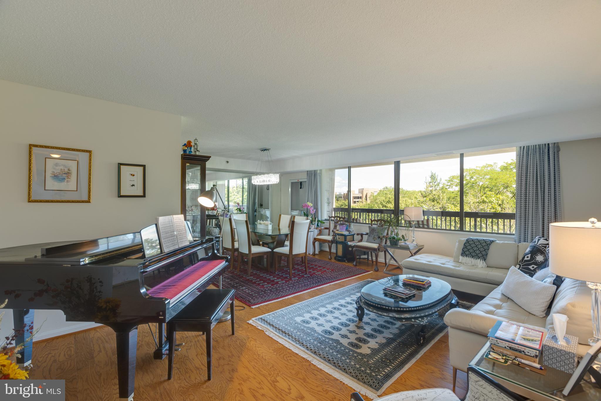 SKYLINE HOUSE - Residential