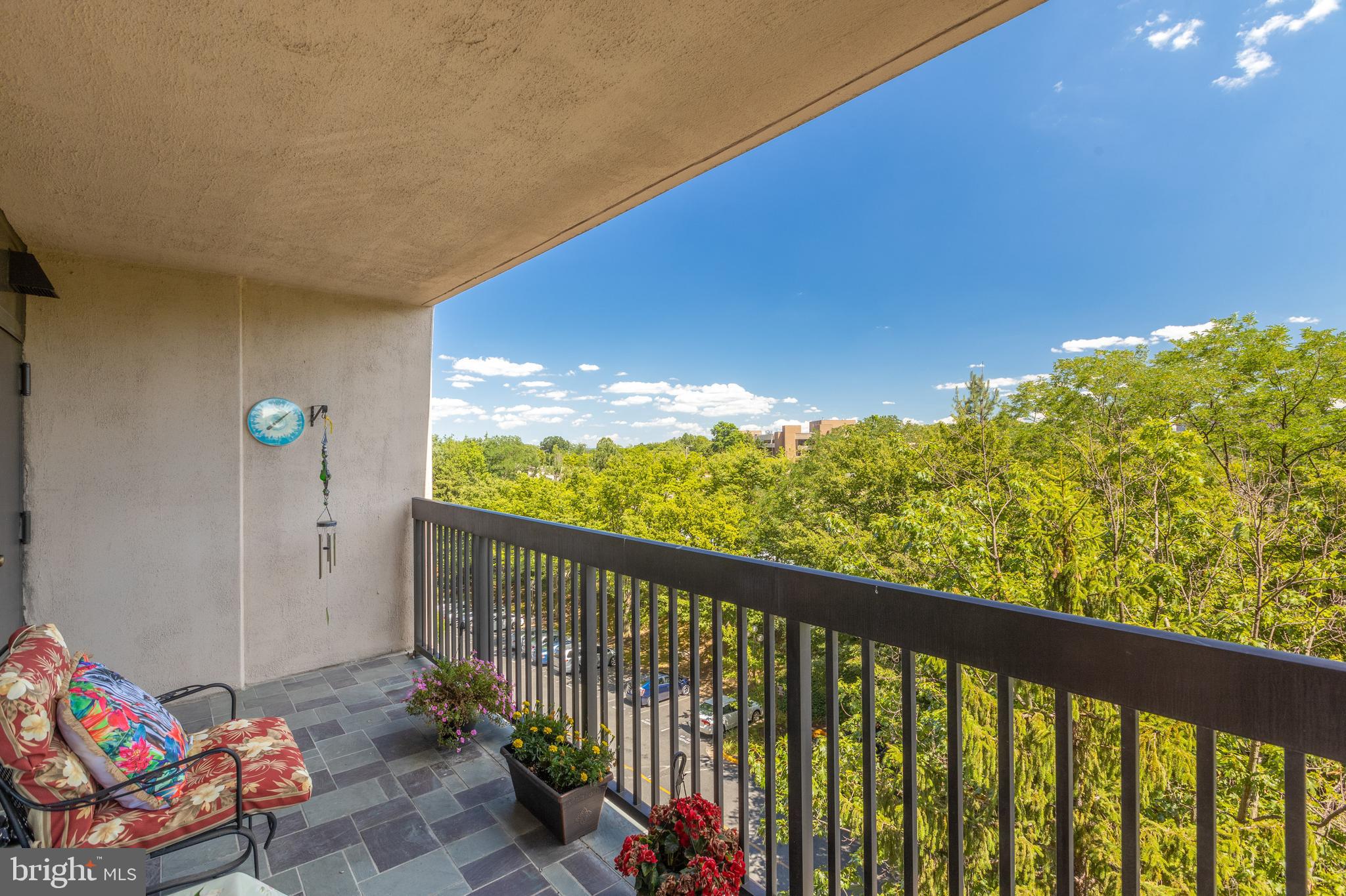 SKYLINE HOUSE - Residential