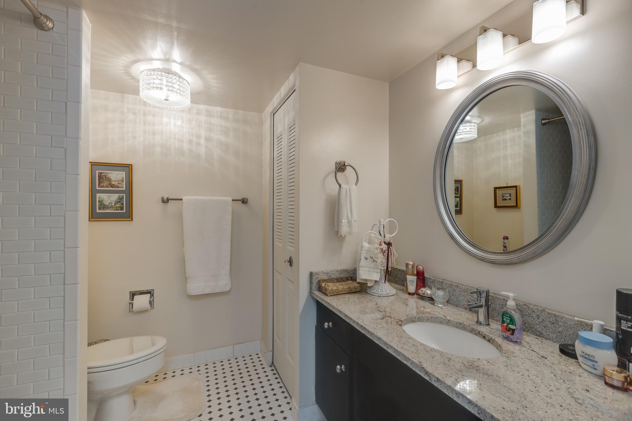 SKYLINE HOUSE - Residential