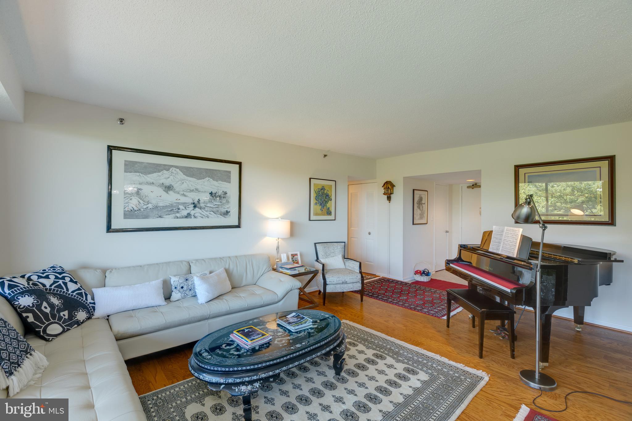 SKYLINE HOUSE - Residential