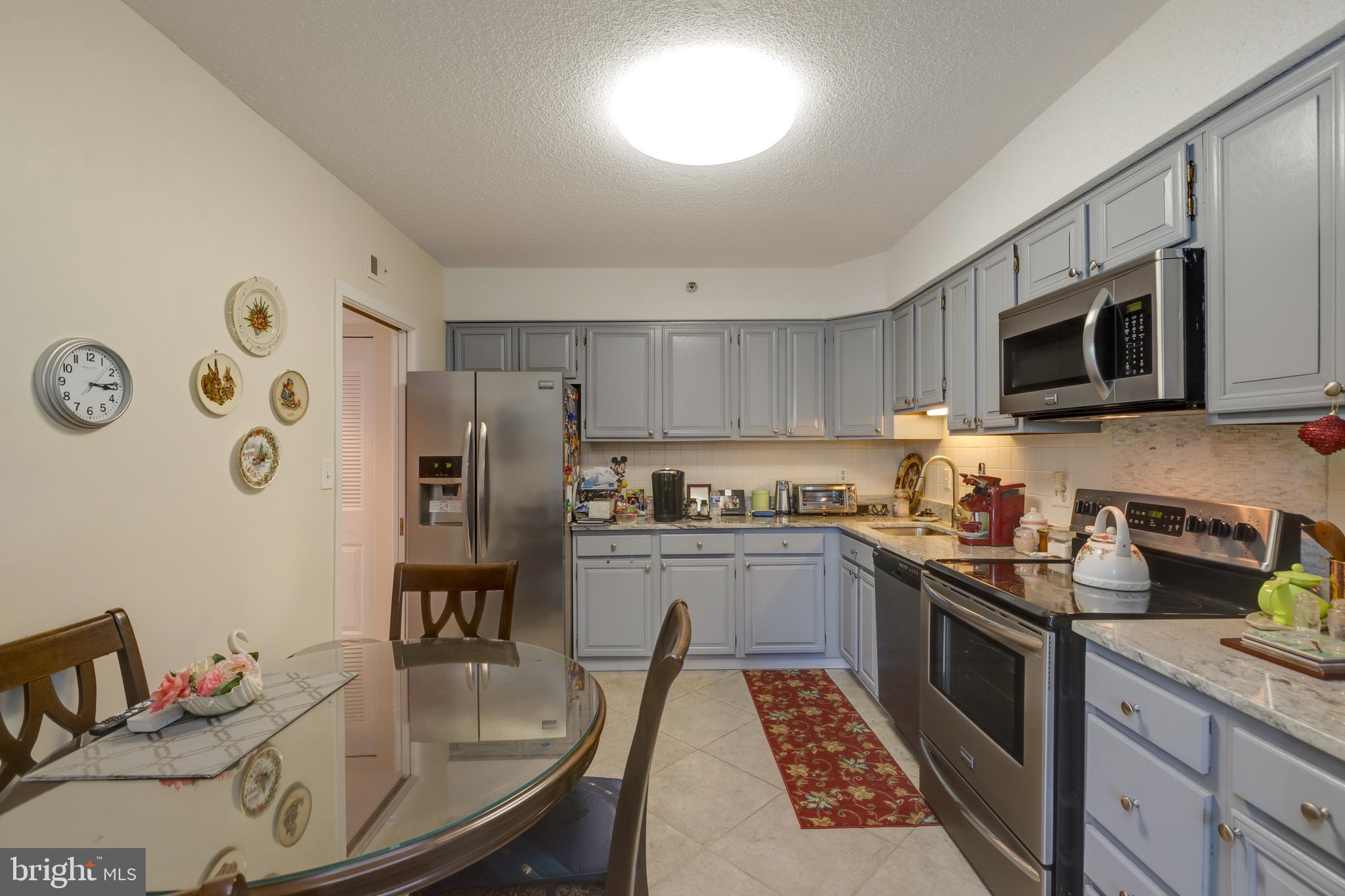 SKYLINE HOUSE - Residential