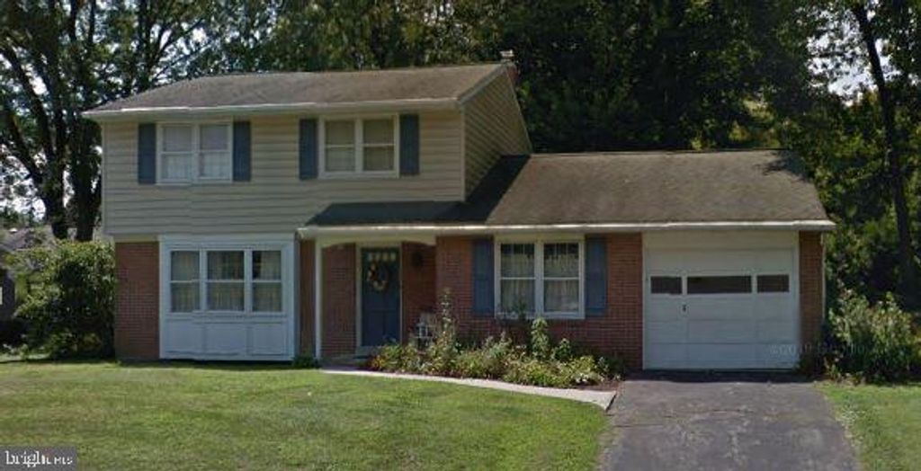 Photo of 417 SPRING DR, MILLERSVILLE, PA 17551 (MLS # PALA2027622)