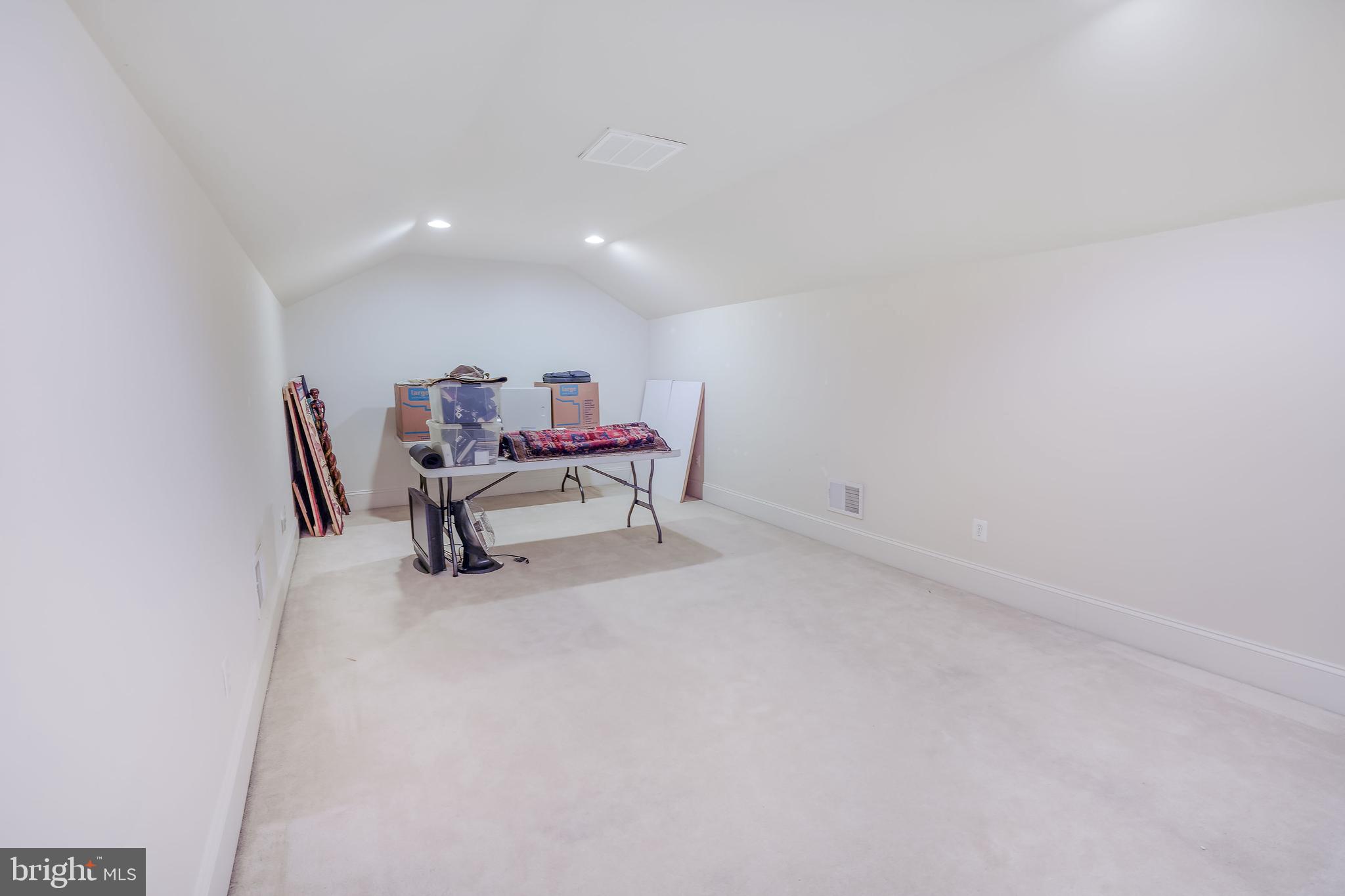 BELMONT COUNTRY CLUB - Residential