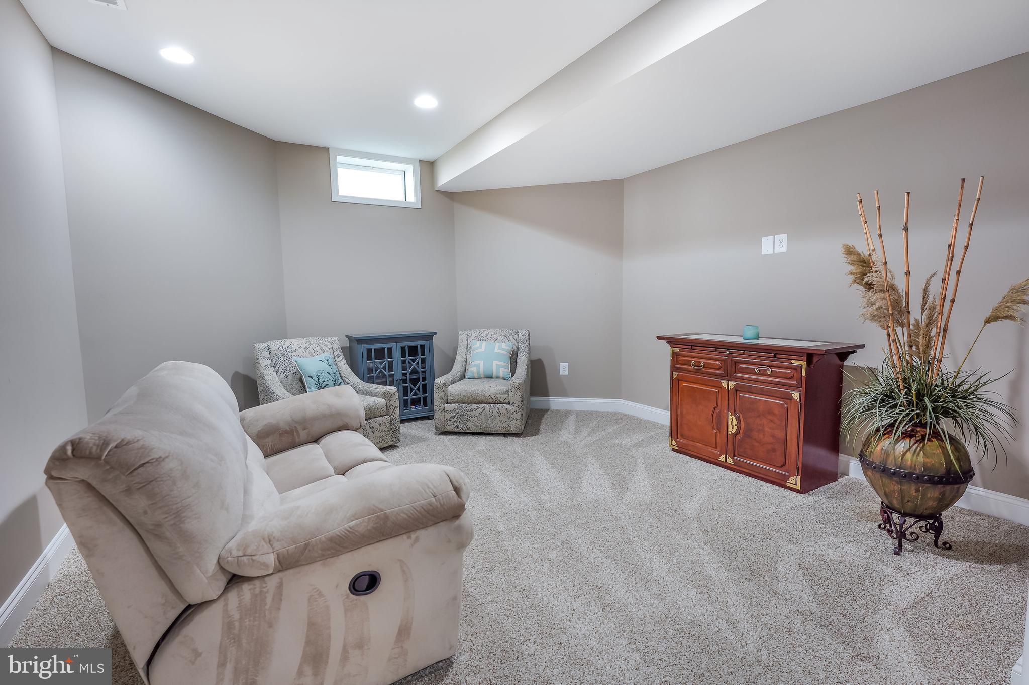 BELMONT COUNTRY CLUB - Residential