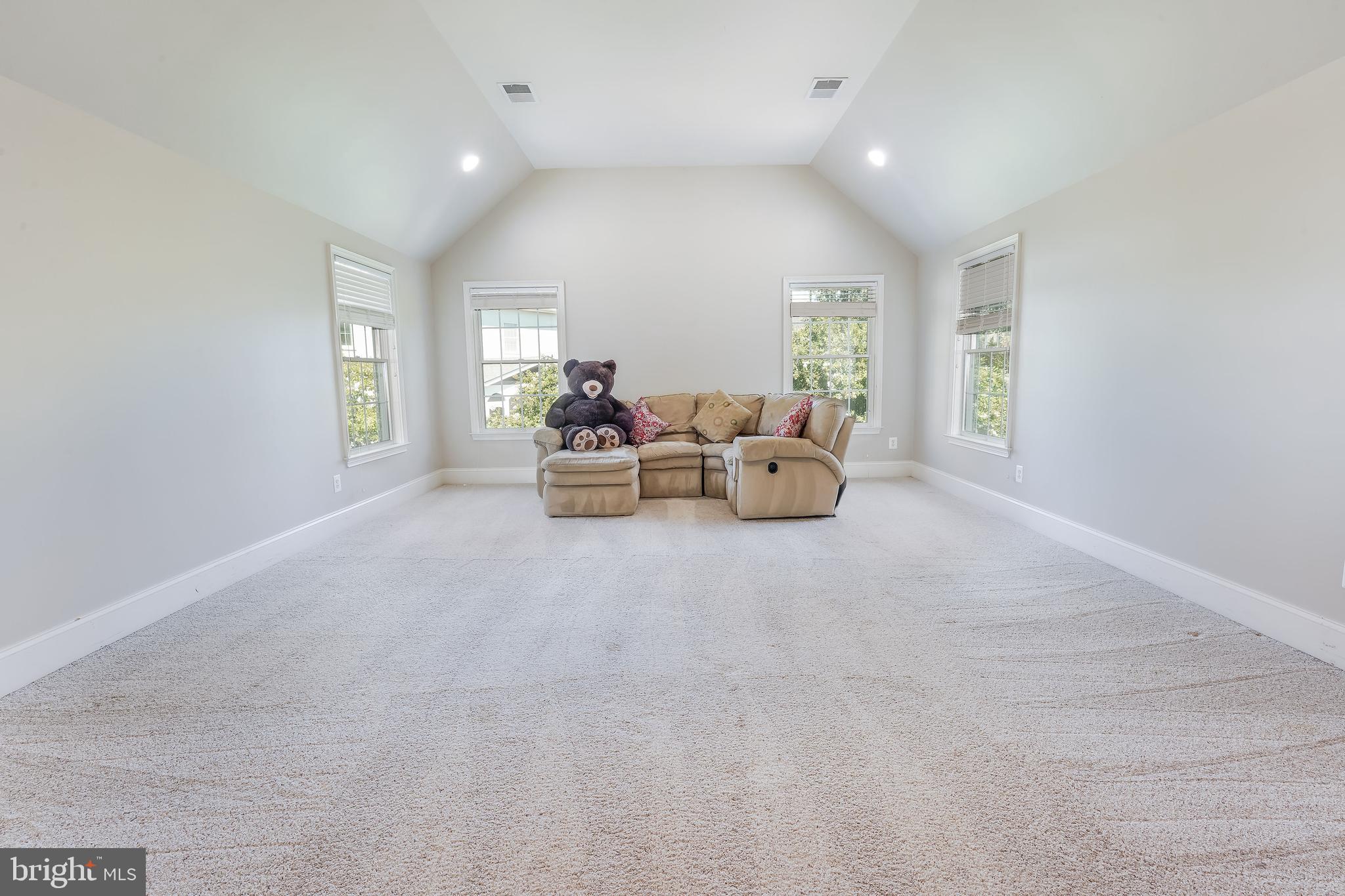 BELMONT COUNTRY CLUB - Residential