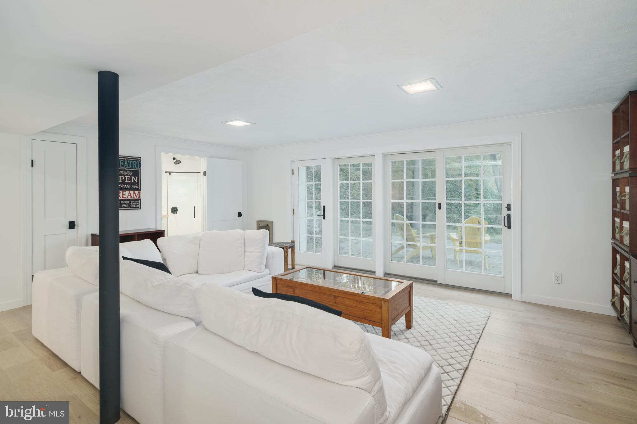 GLADWYNE - Residential