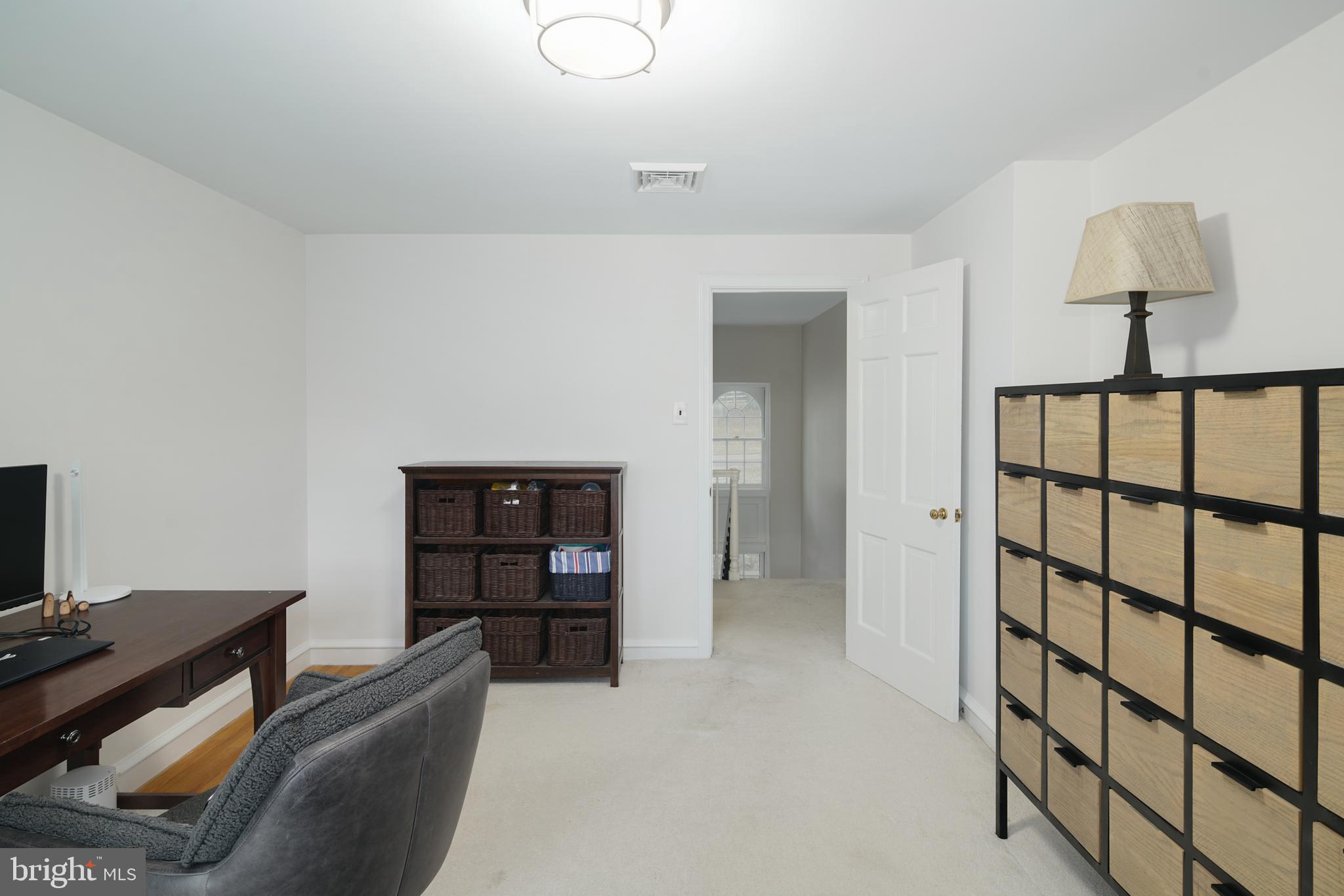 GLADWYNE - Residential