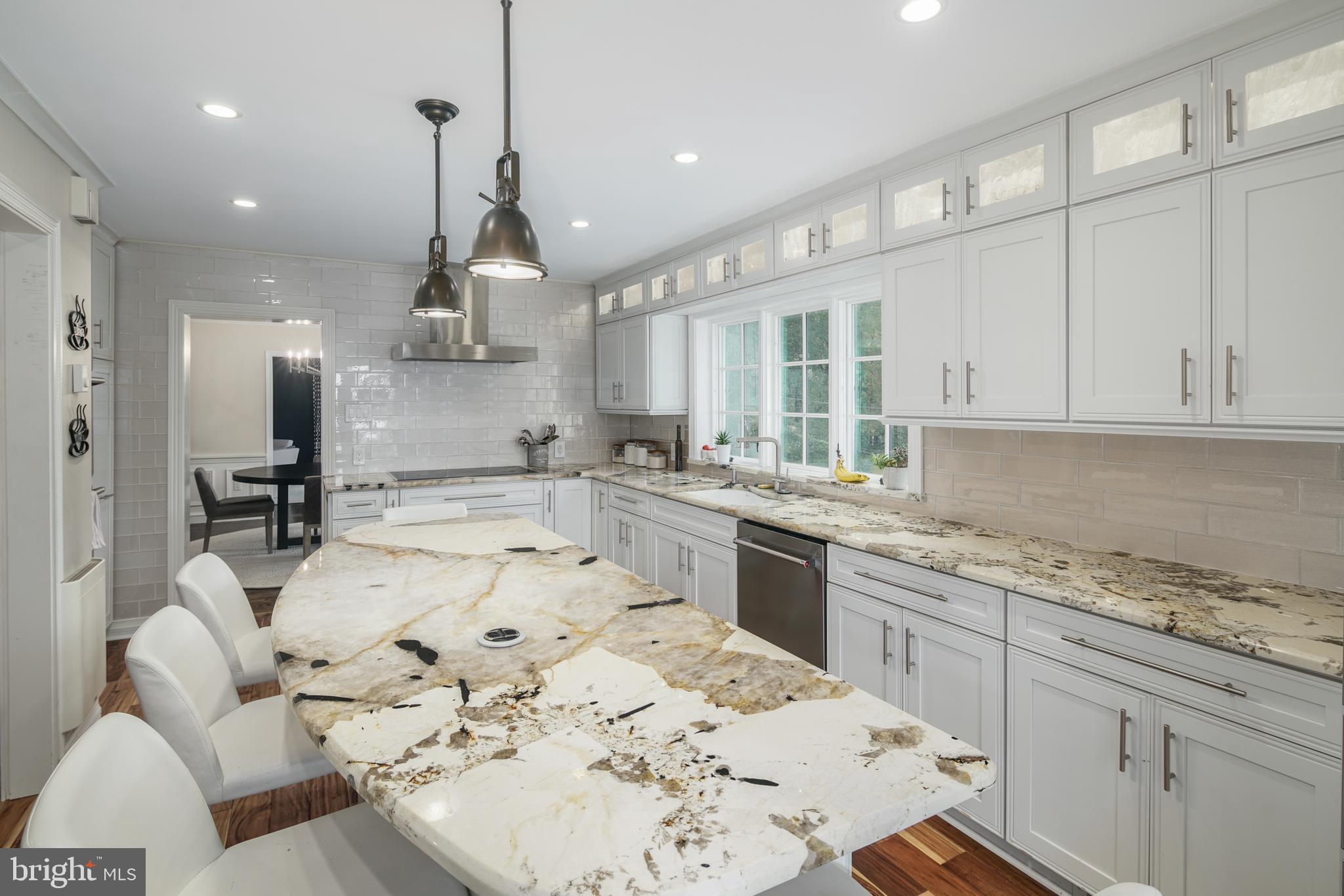 GLADWYNE - Residential