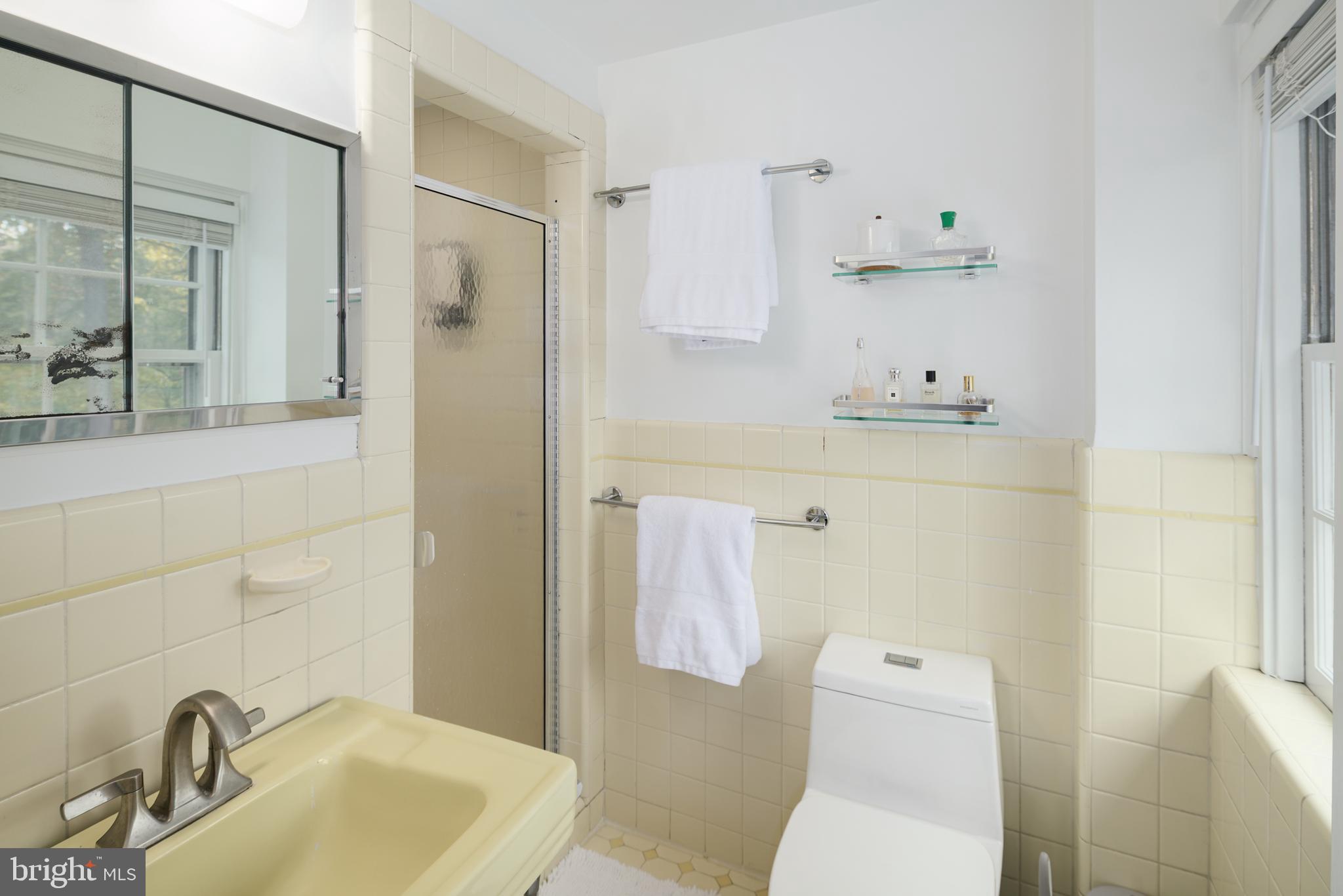 GLADWYNE - Residential