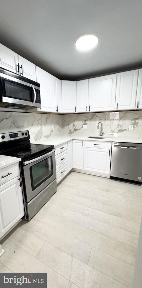 8626 VILLAGE SQUARE 8626 ALEXANDRIA VA 22309