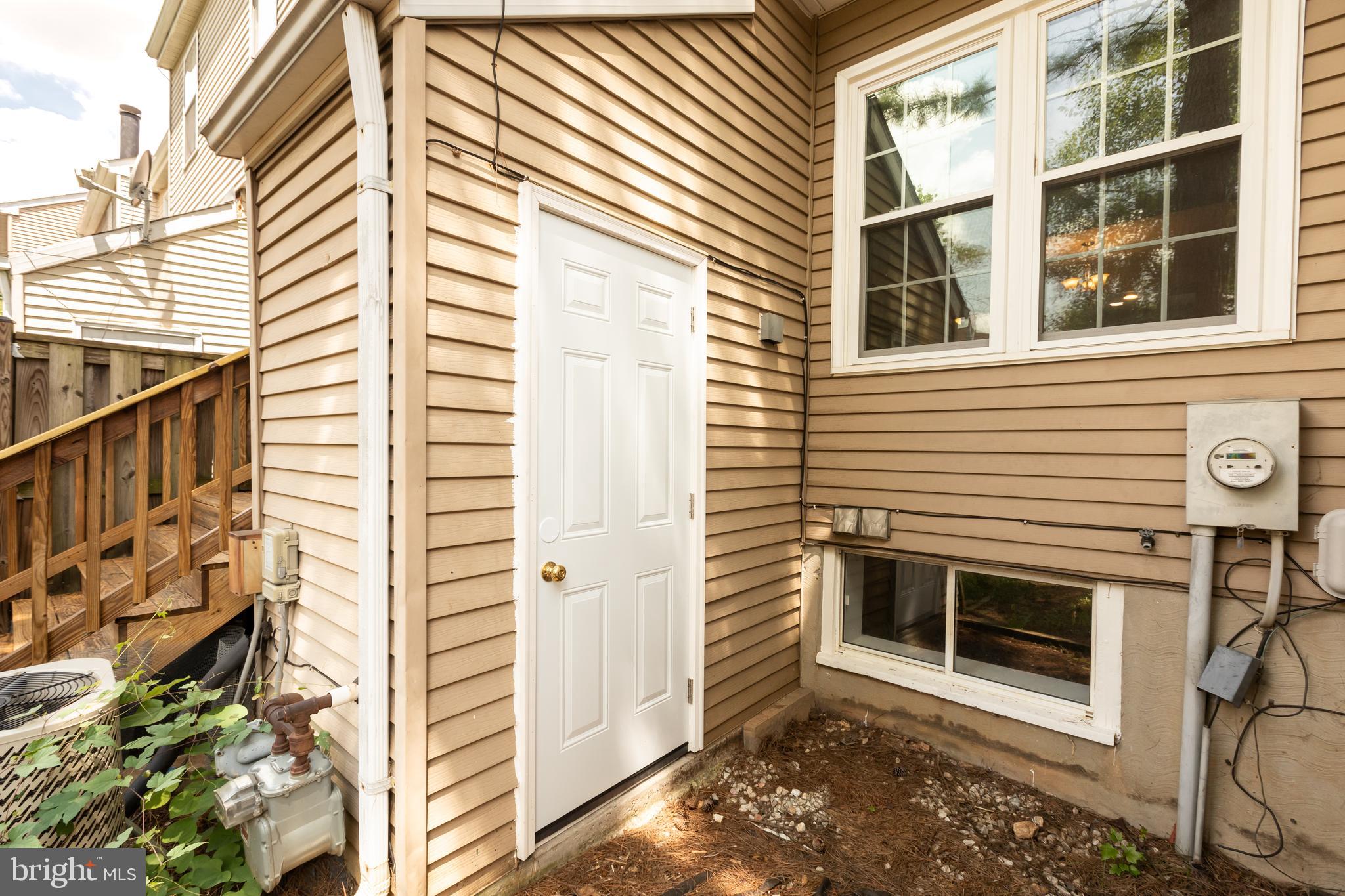 8 CRYSTAL ROCK COURT