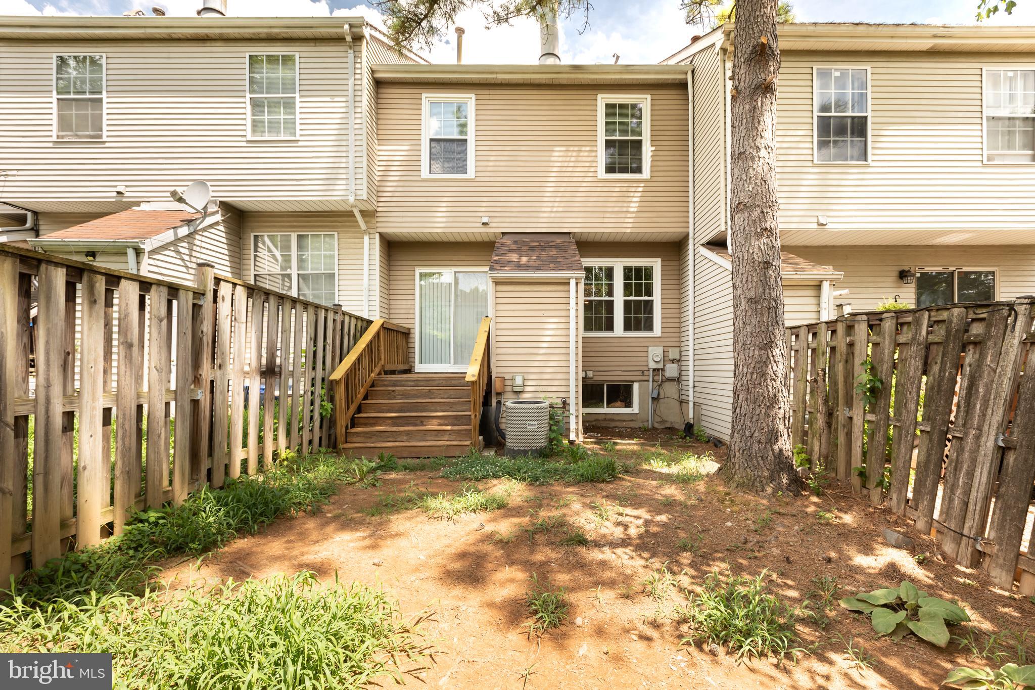 8 CRYSTAL ROCK COURT